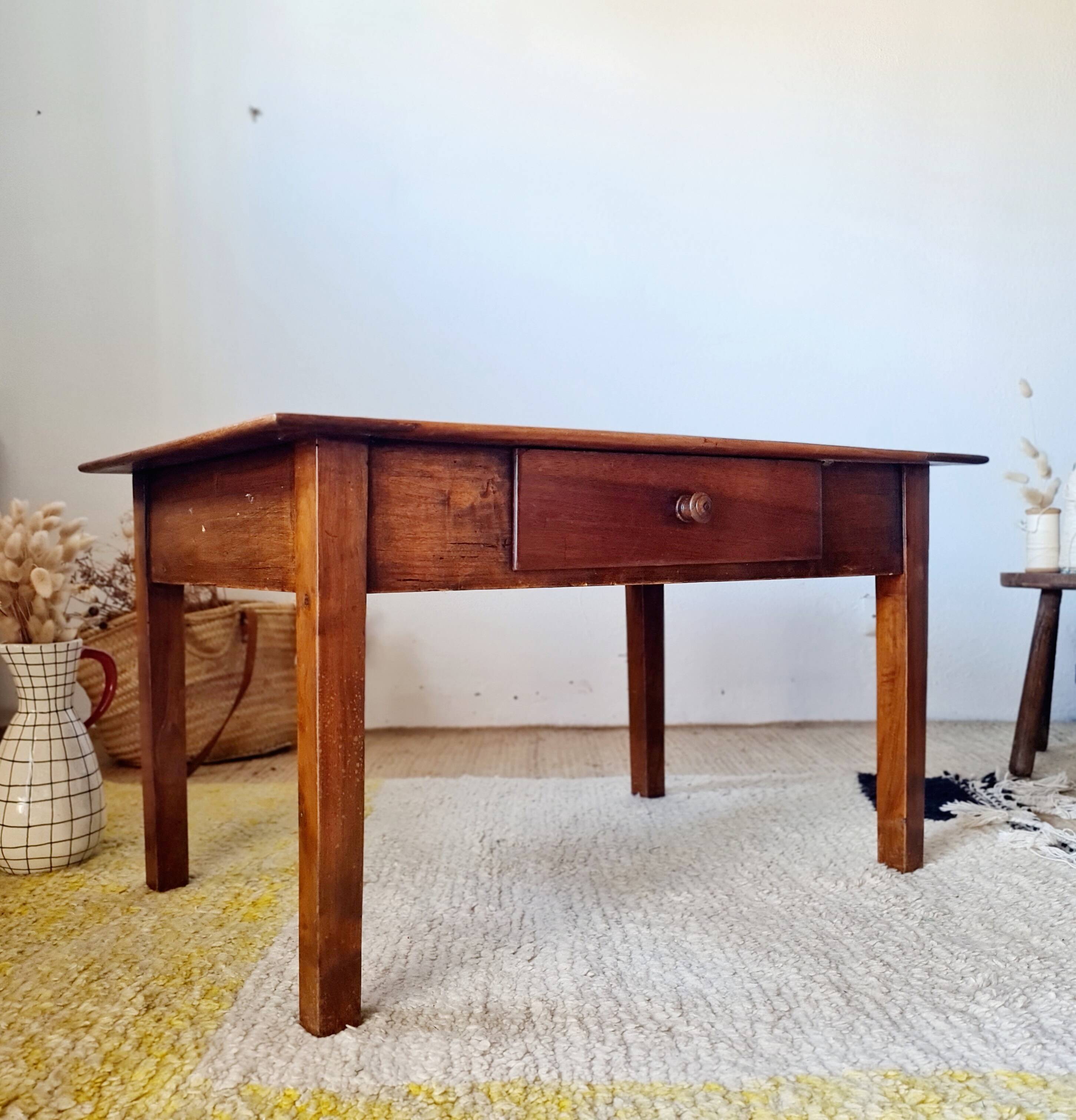 Old farmhouse coffee table in walnut with drawer - L82cm