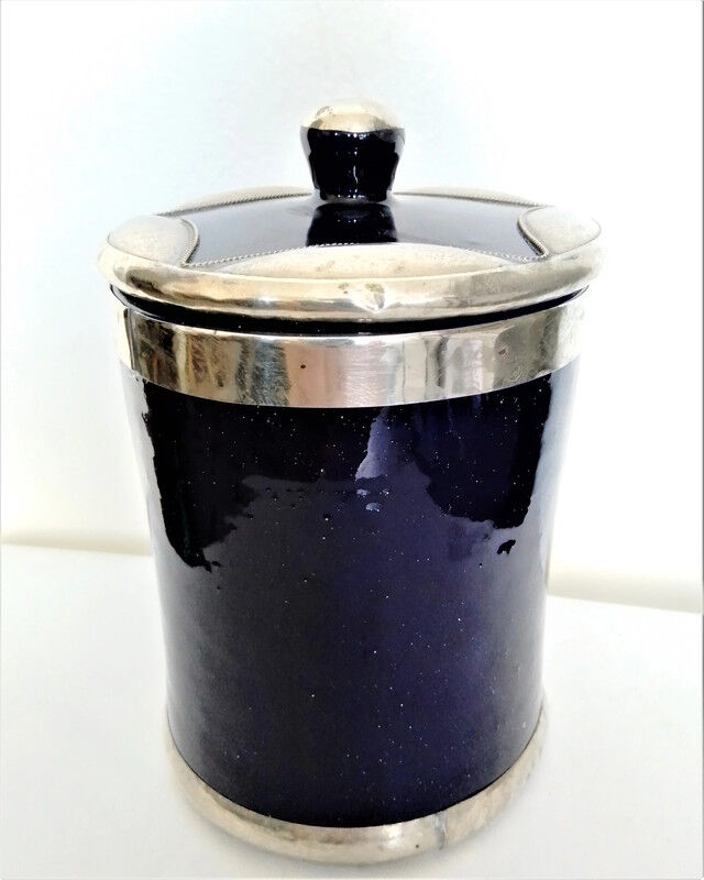 Klein blue terracotta pot set with silver metal