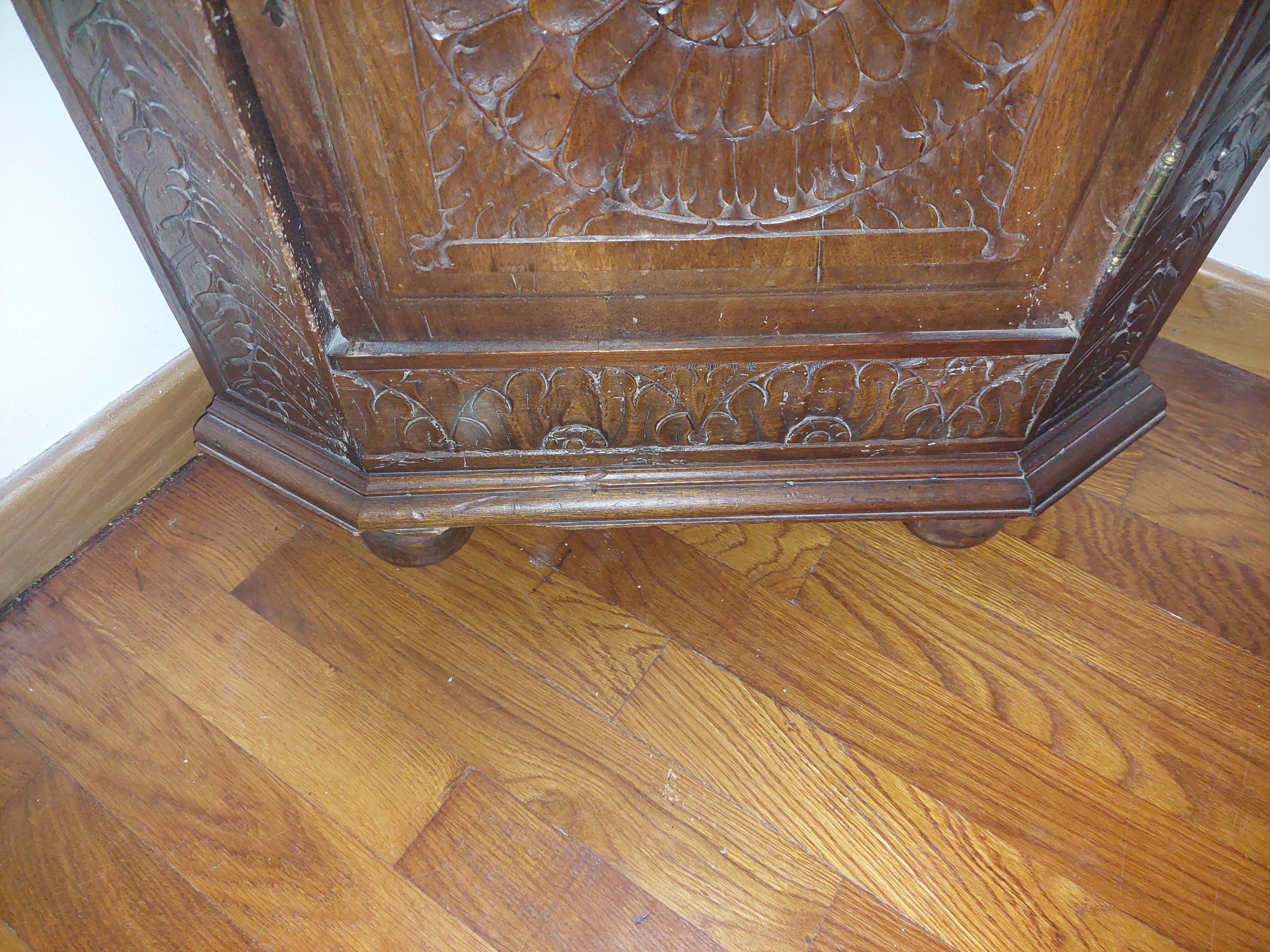 Walnut corner cabinet (notch)