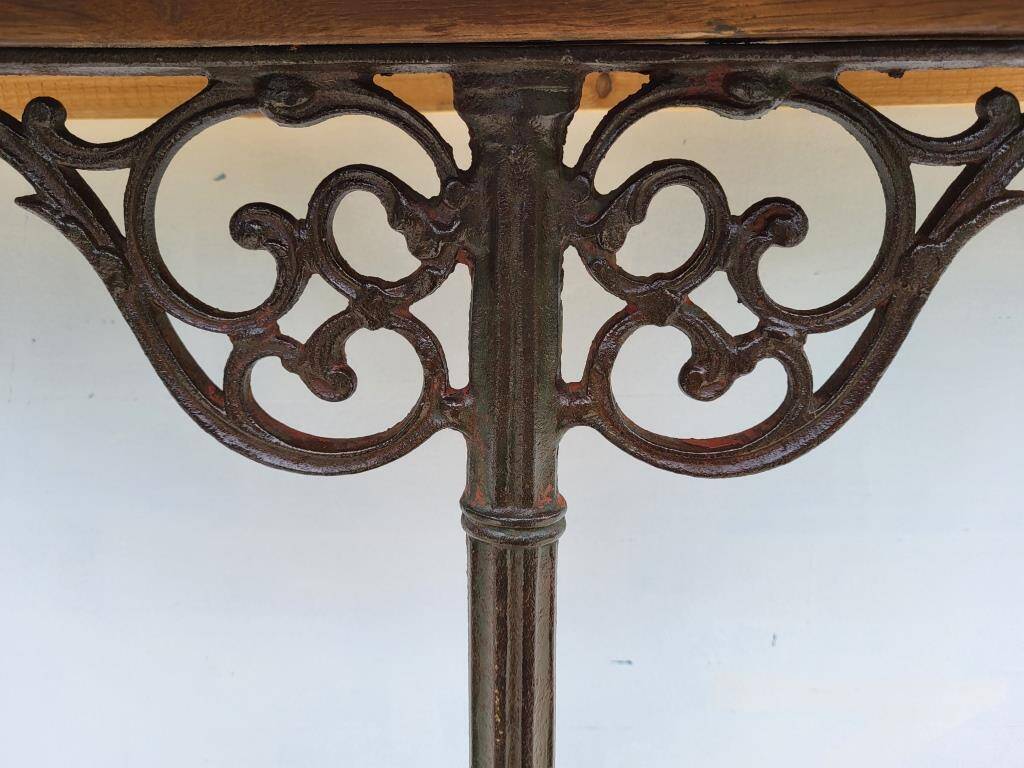 Cast iron foot console 1900 Art Nouveau