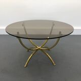 Table basse en laiton et verre fumé années 1970