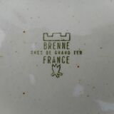 Two stackable salad bowls with a sleet lid