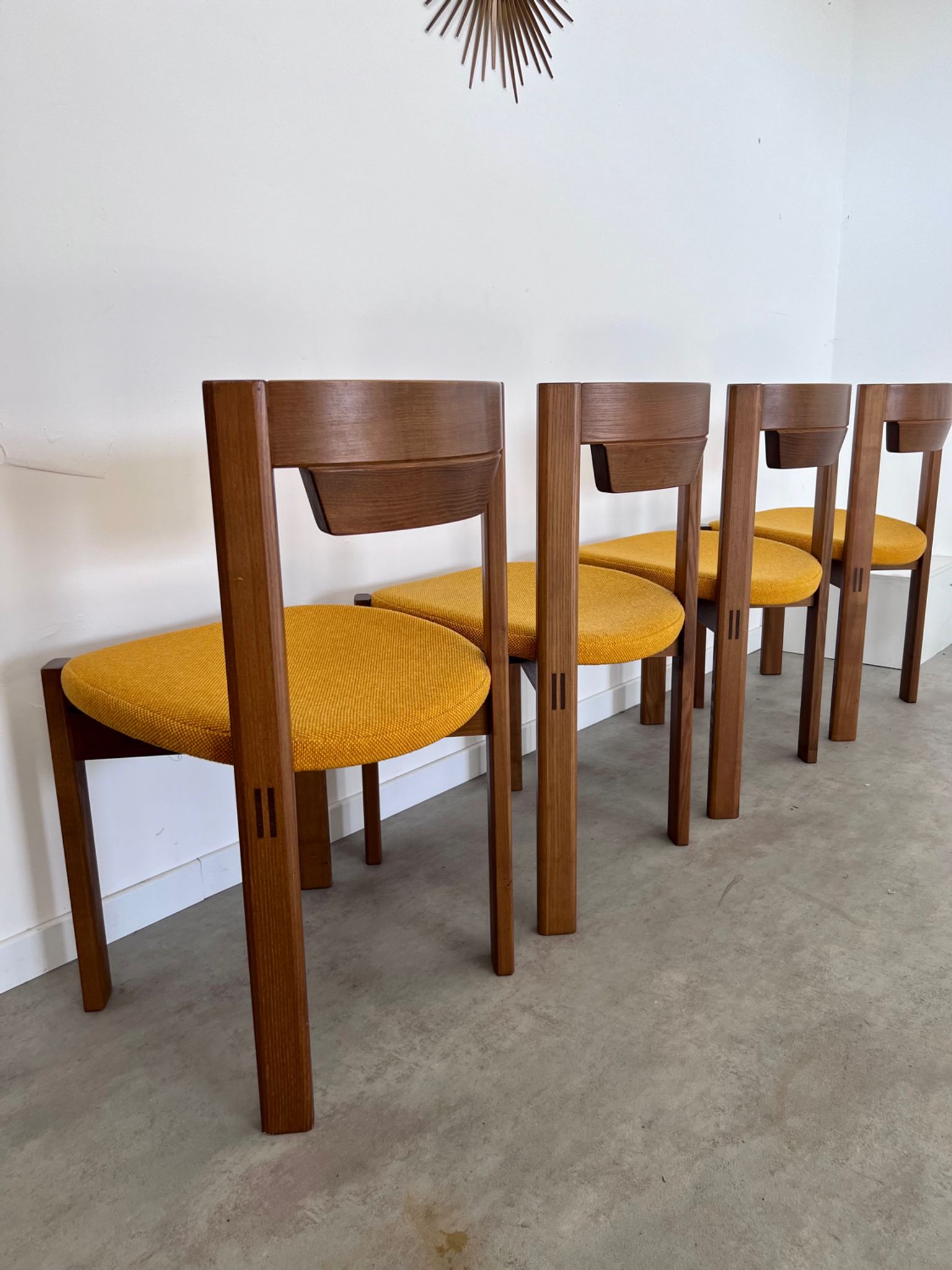 Set of 4 Scandinavian style chairs Girsberger 70s vintage solid wood