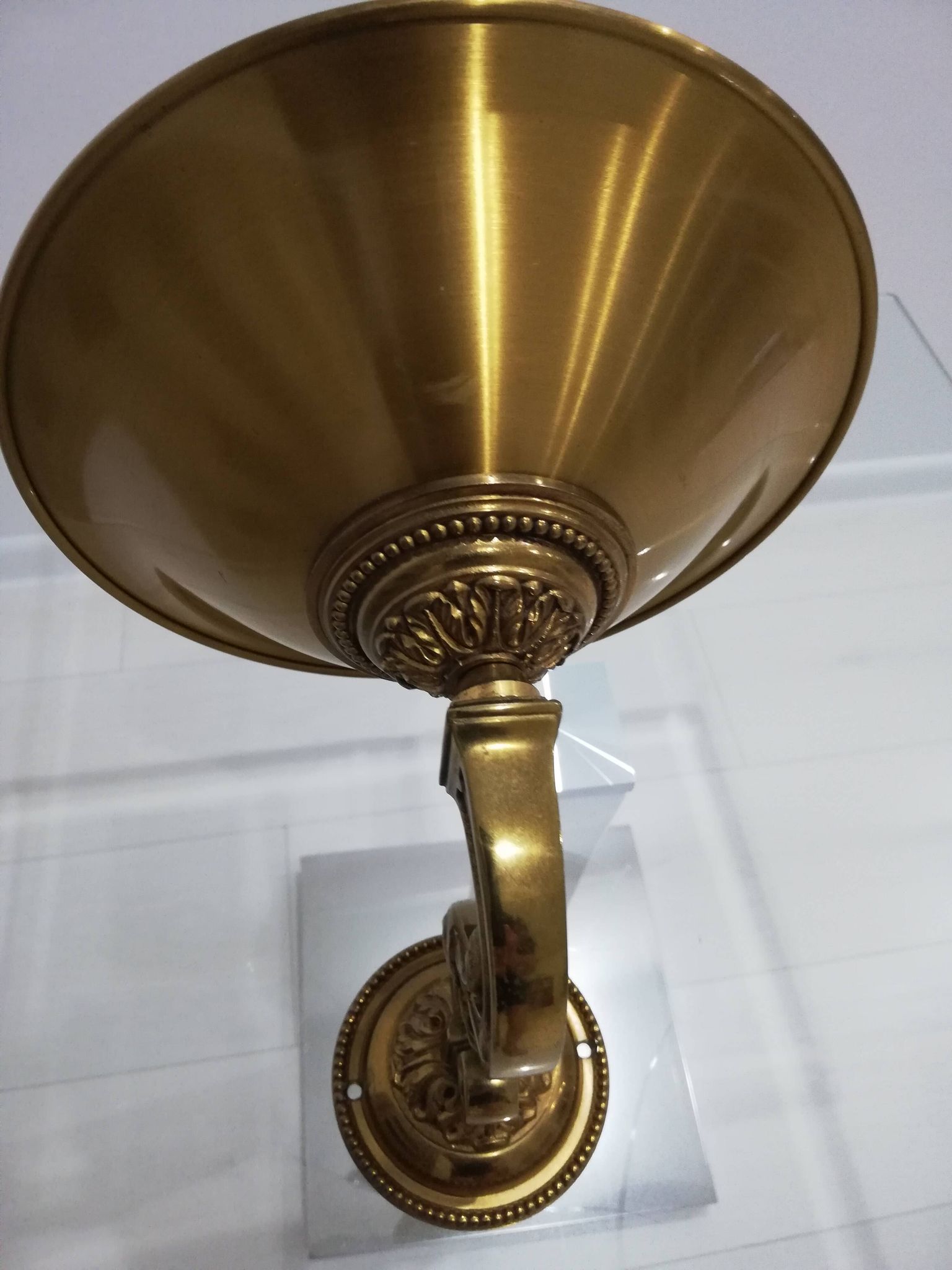 BELLE APPLIQUE HALOGENE EN BRONZE DORE STYLE LOUIS XVIl' de " Lucien Gau"