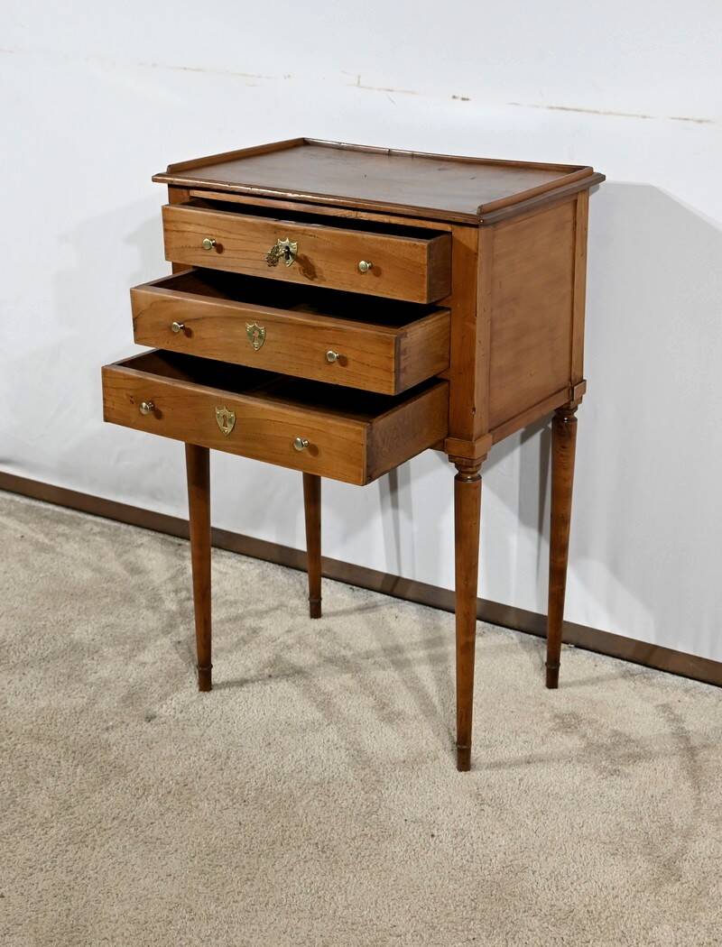 Small Living Room Table in Cherry and Walnut, Louis XVI Period – Late 18th Century