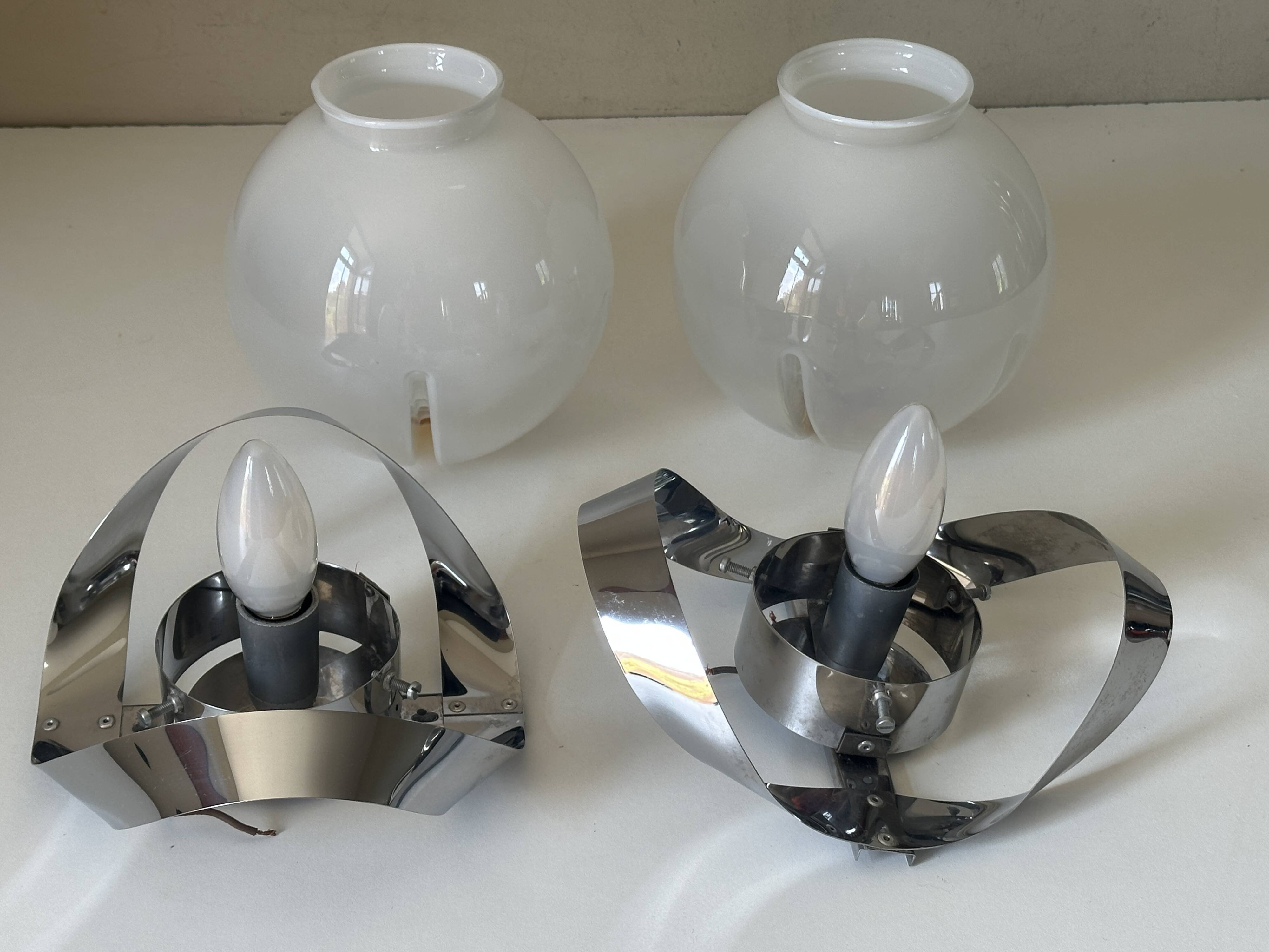 Pair of vintage design wall lights from the 70s