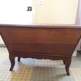 Chest with oak flaps