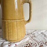 Grand pichet cruche en céramique ocre Sarreguemines art de la table vintage