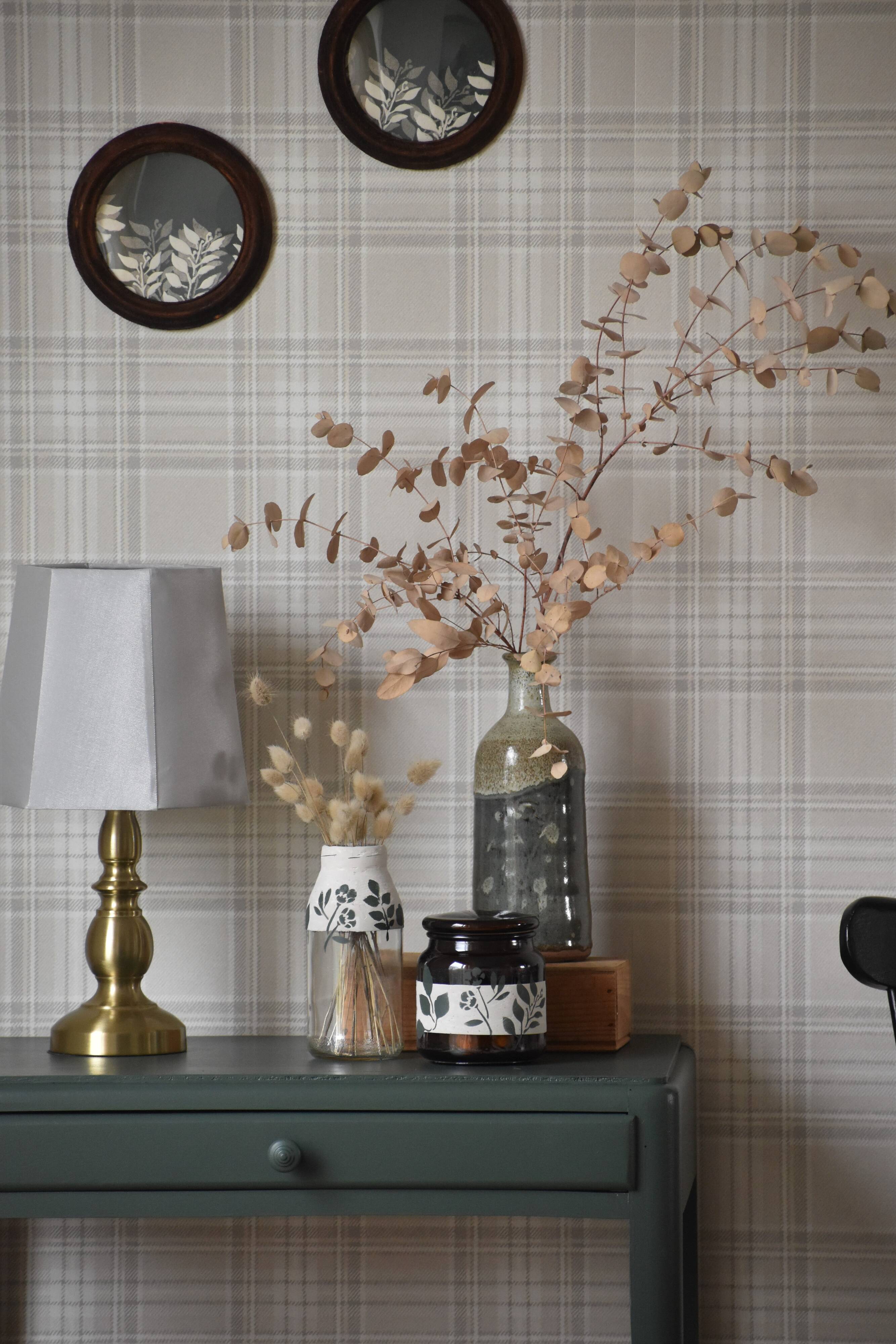 Sequoia green entrance console