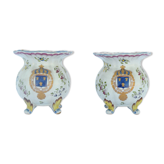 Paire de pots en faience de Rouen