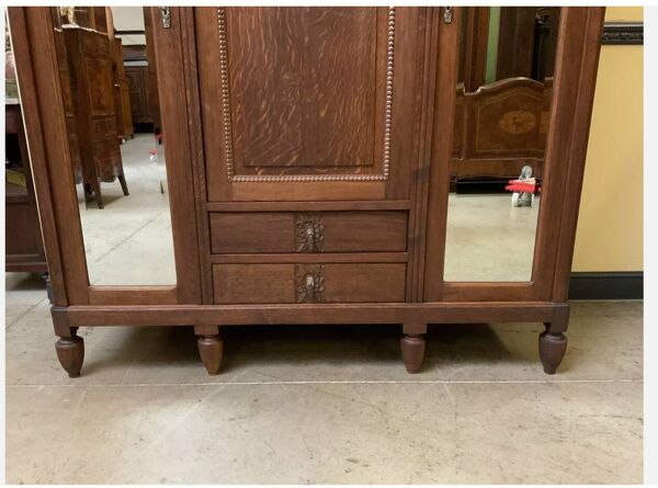 Armoire en bois sculpté, 2 miroirs, vers 1925