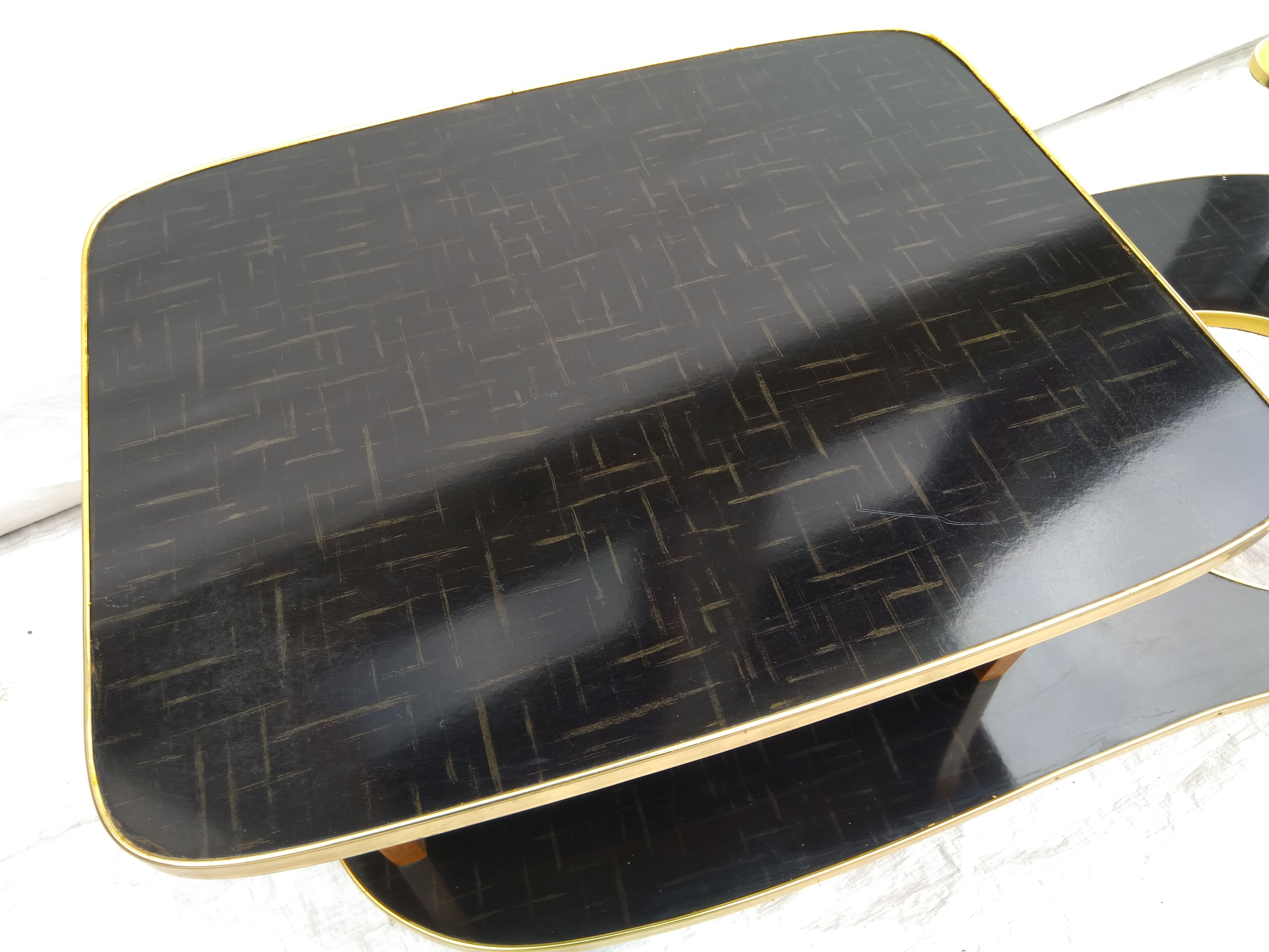 Porte plantes en formica