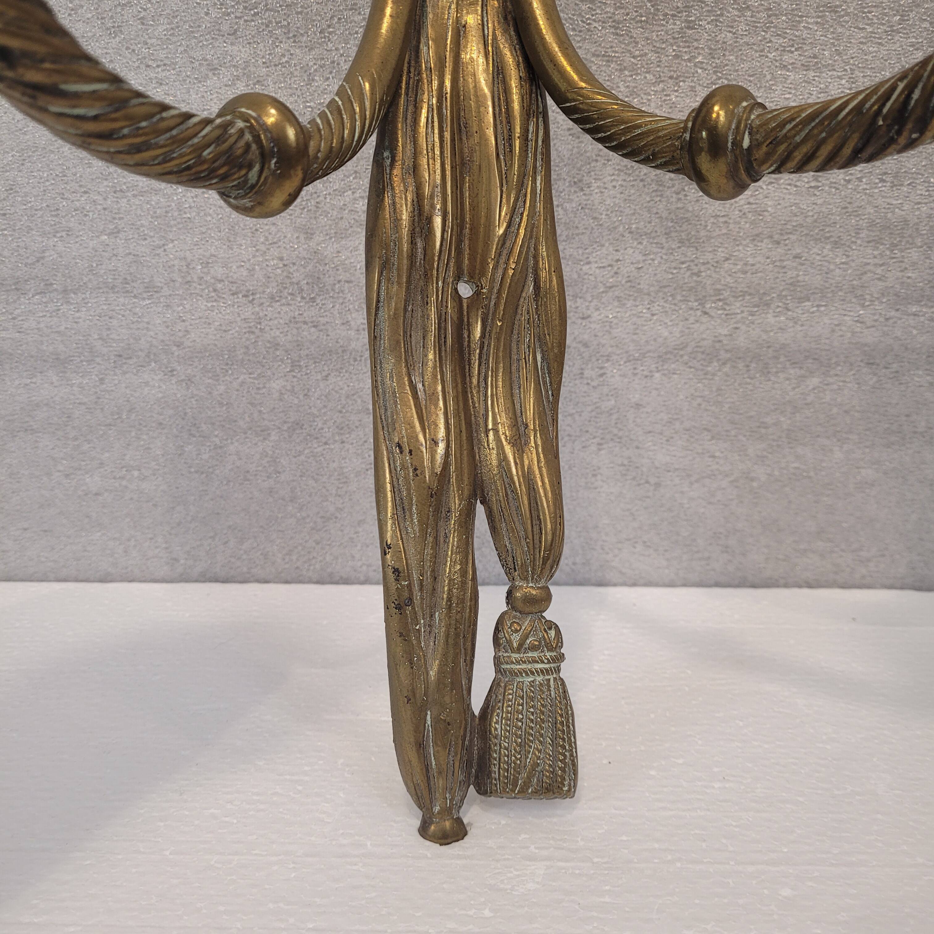 Applique en bronze style Louis XVI, France vers 1900
