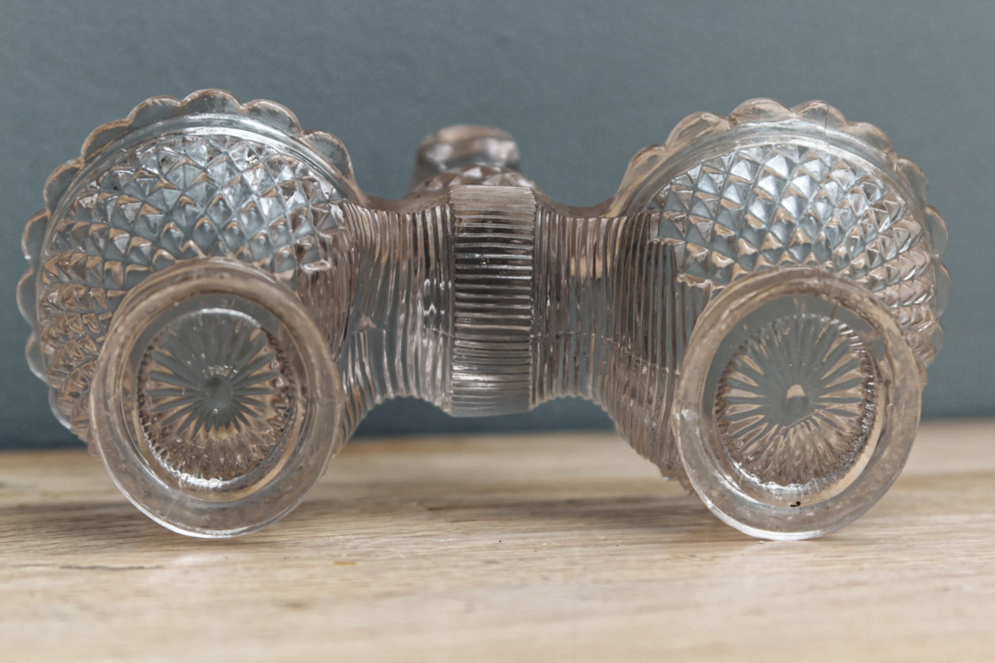Moulded glass saleron