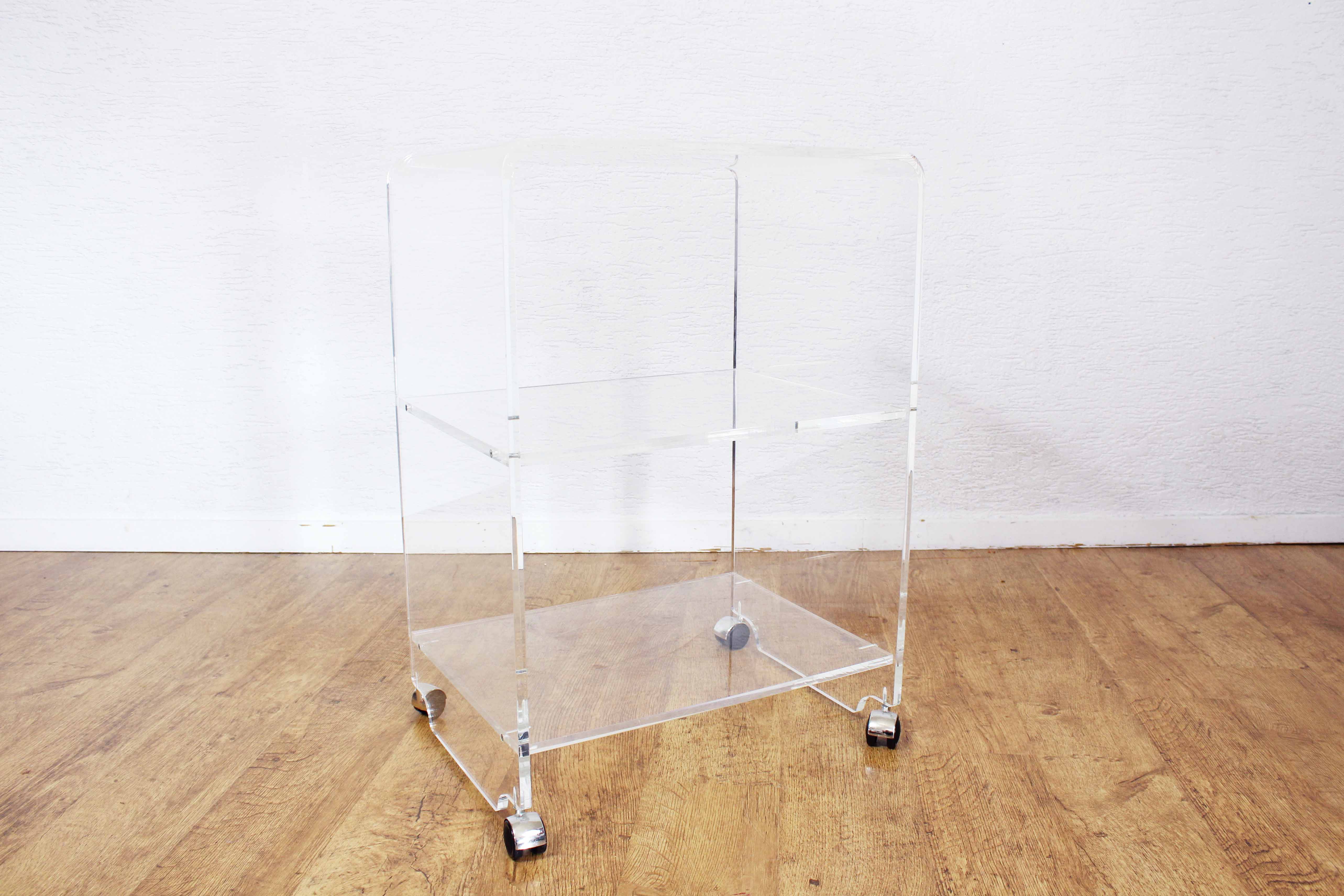 Storage cabinet or plexiglass tray