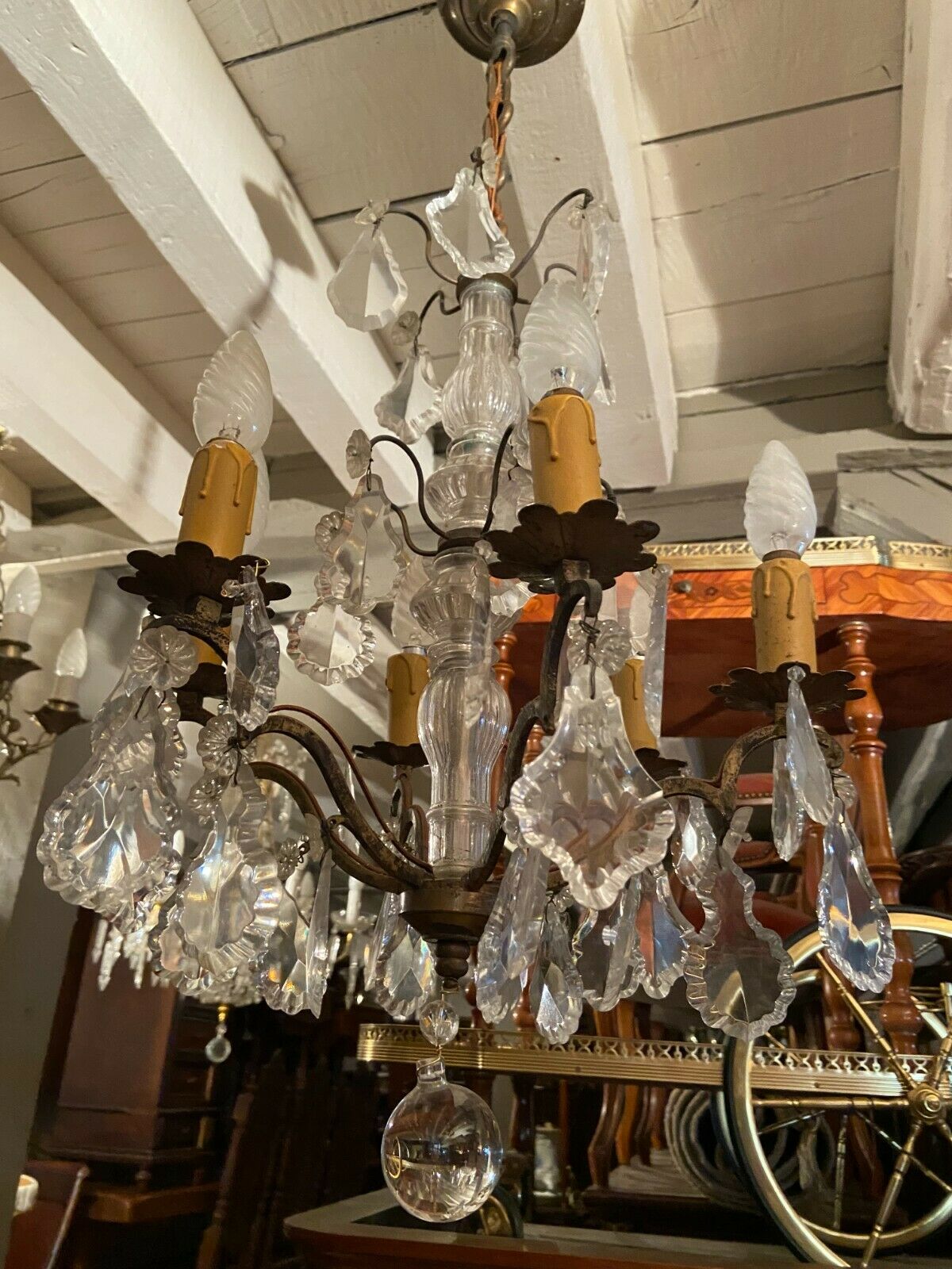 6-light chandelier with crystal pendants on bronze frame, Louis XV style