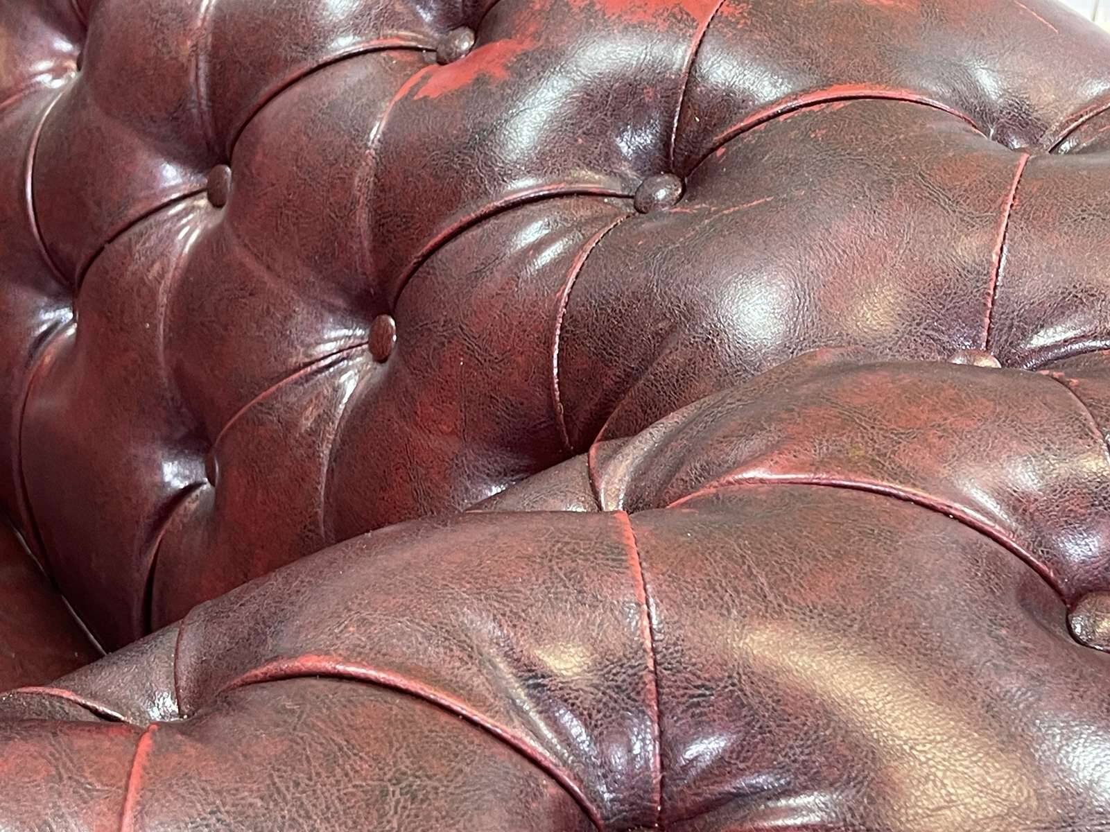 1980s Red 2-Seater Chesterfield Sofa
