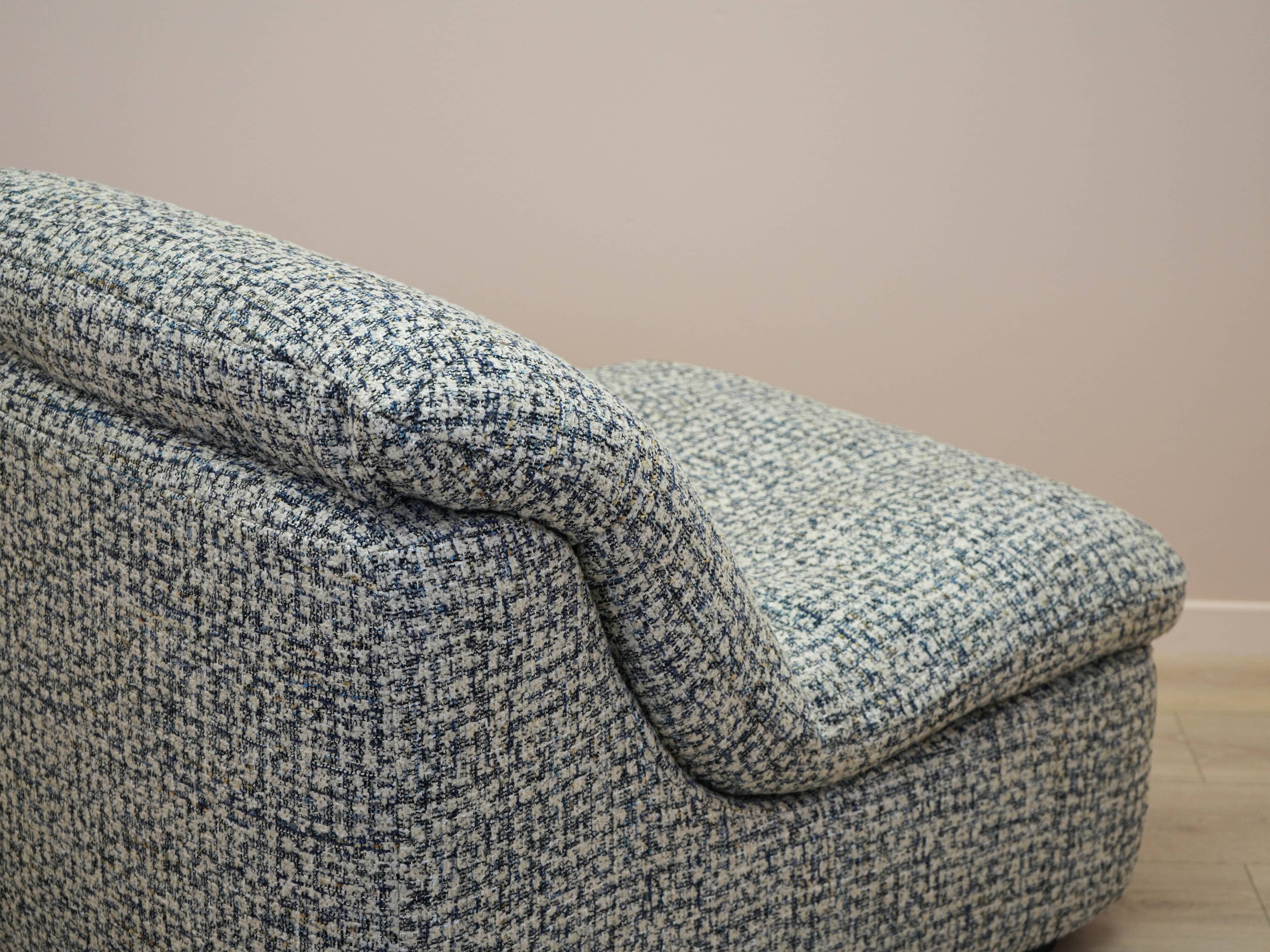 Fauteuil, design italien, années 1970, fabriqué en Italie