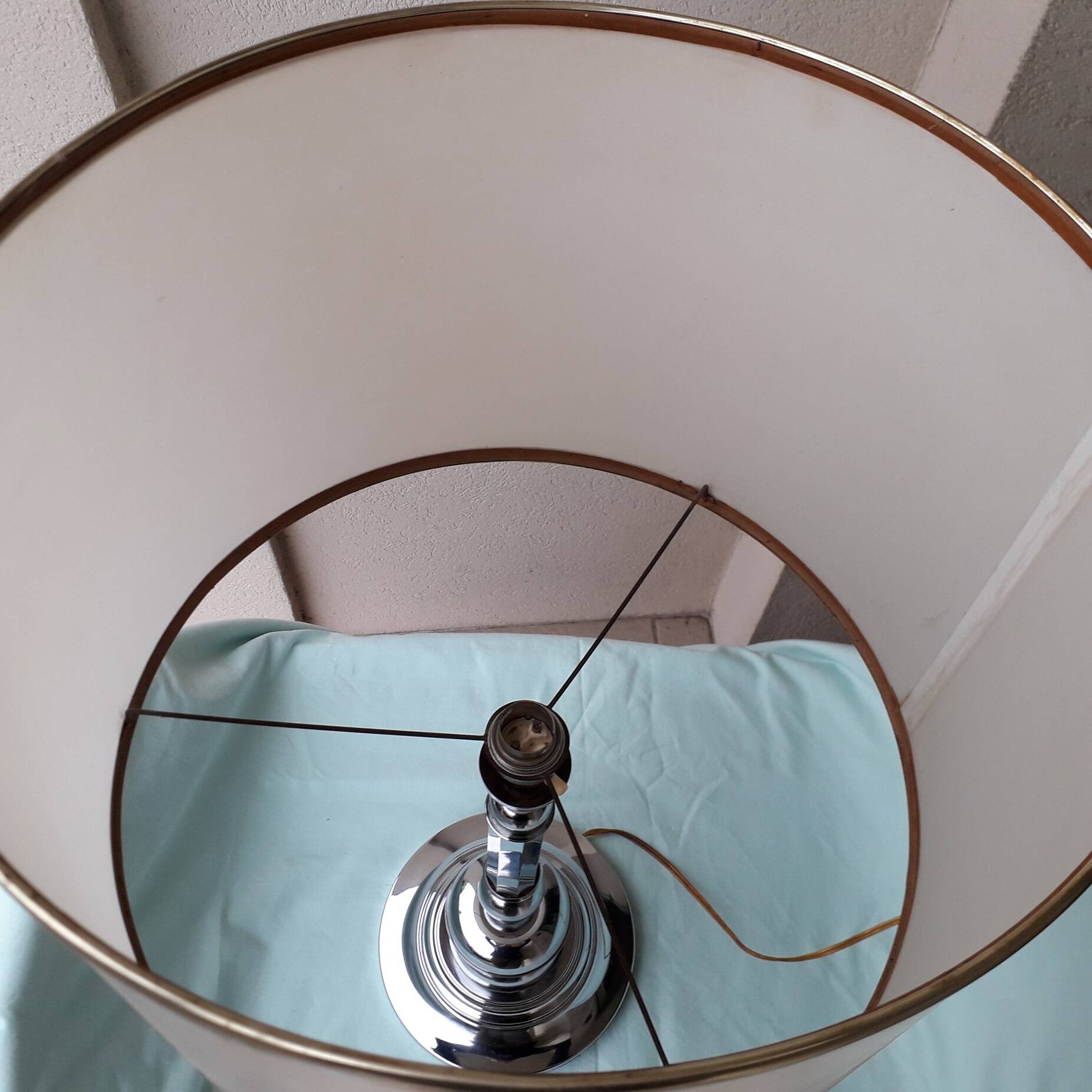 Lampe en métal chromé