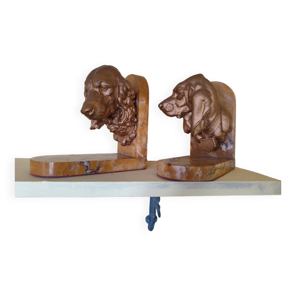 Paire de serres livres têtes de chiens en régule sur plaque de marbre, signé Lecourtier - sculptures