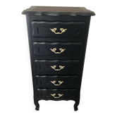 Wooden chest of drawers
