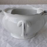 Porcelain sauce boat