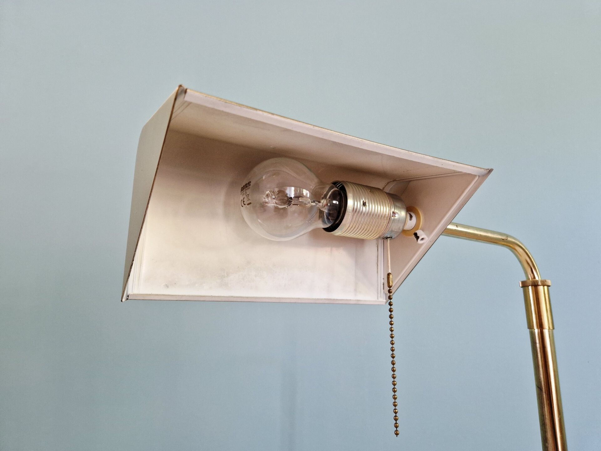 Articulated brass floor lamp, Hollywood Regency style, 1970s-80s.