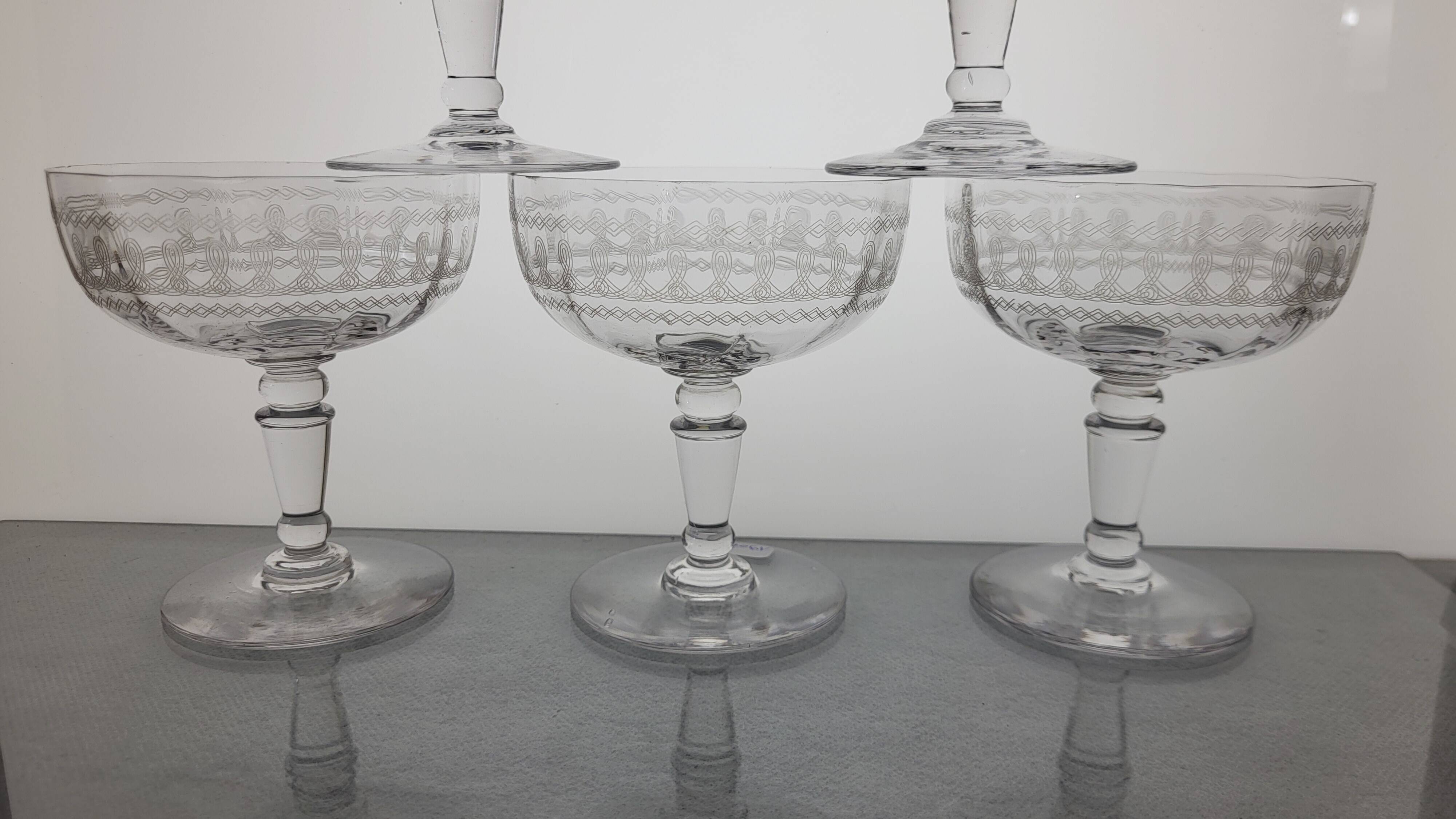 6 coupes à champagne en cristal