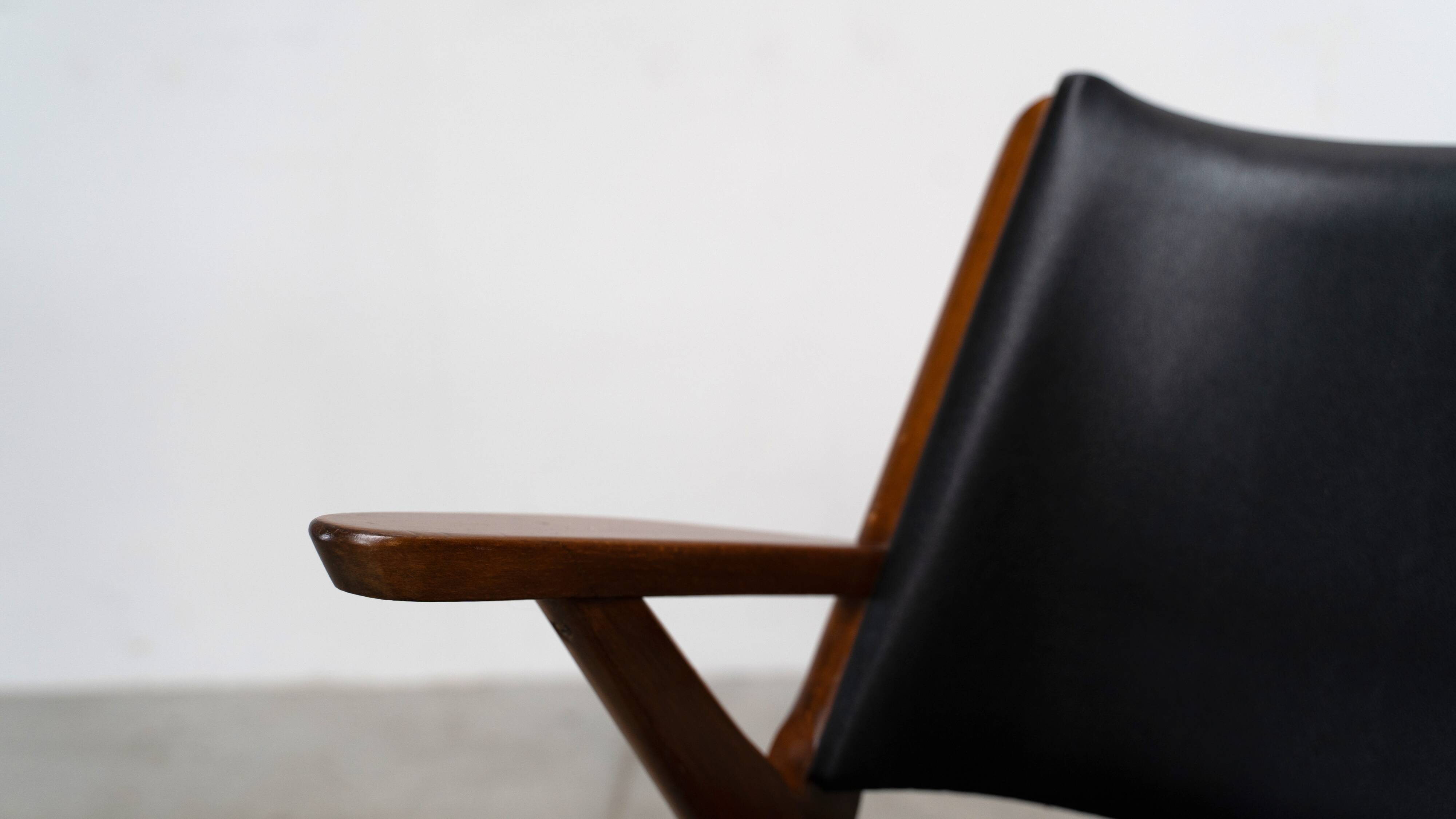 Leather lounge chair by Dal Vera
