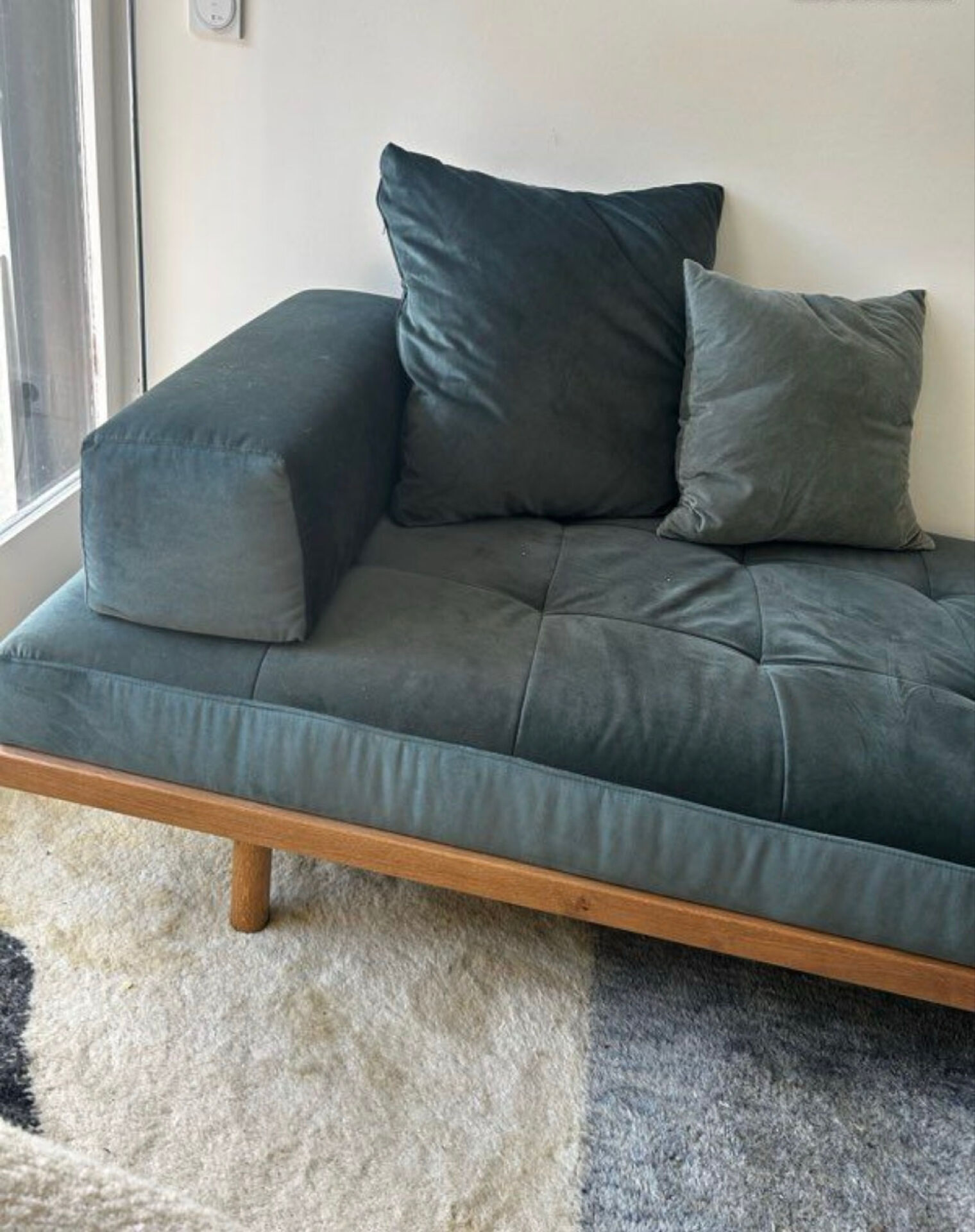 Velvet green day bed