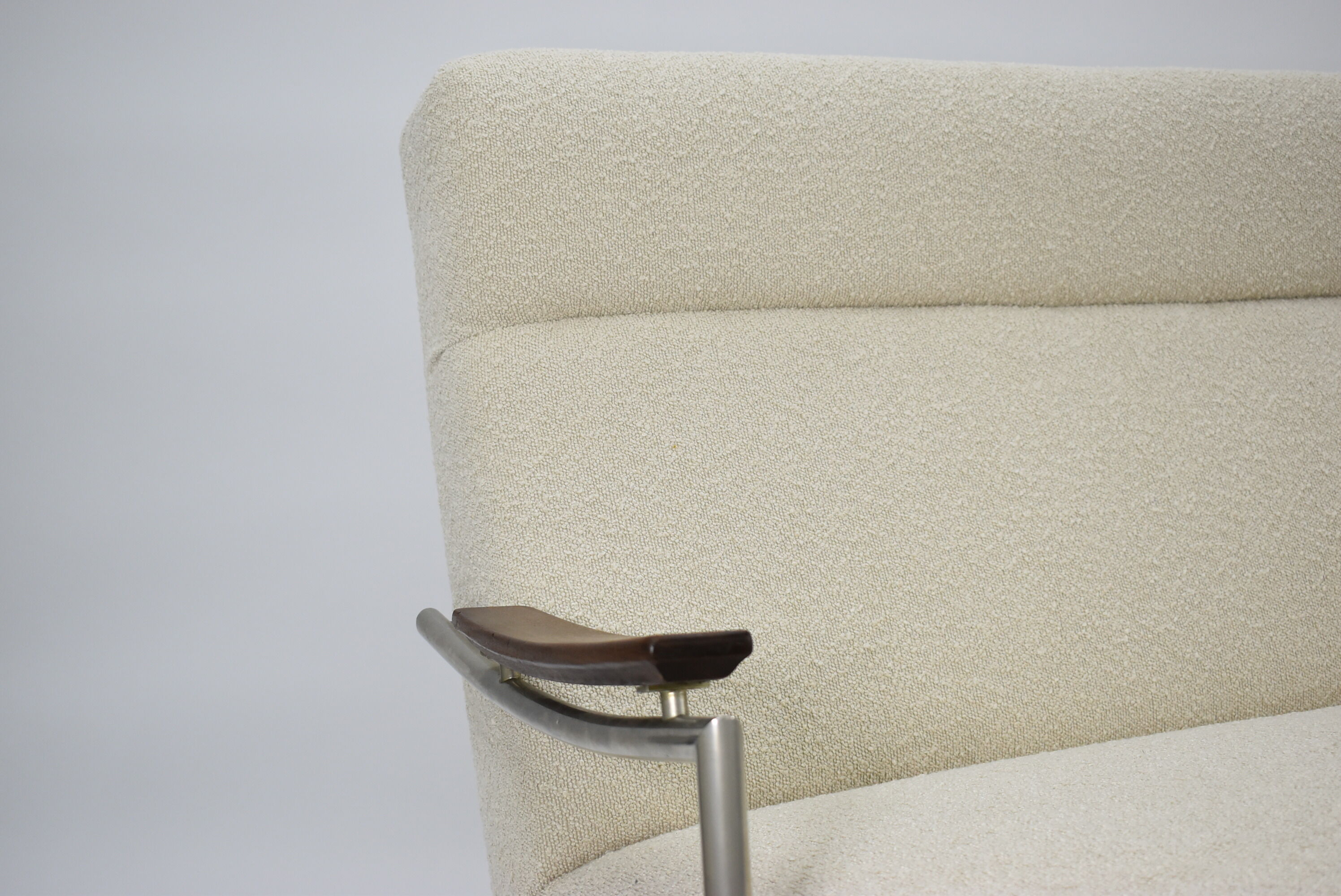 Canapé Danemark années 1960 bouclé beige