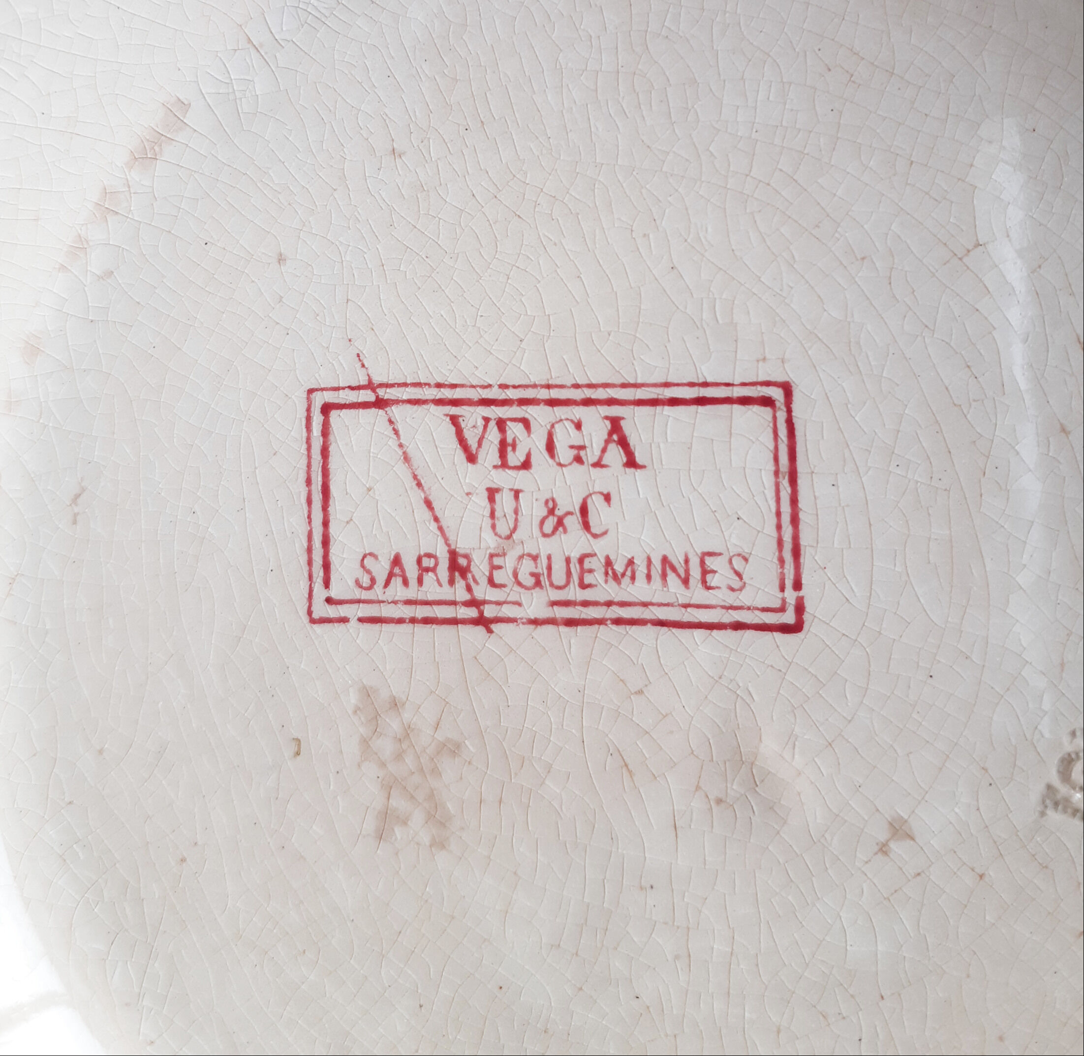 Plat à piedouche Sarreguemines Vega
