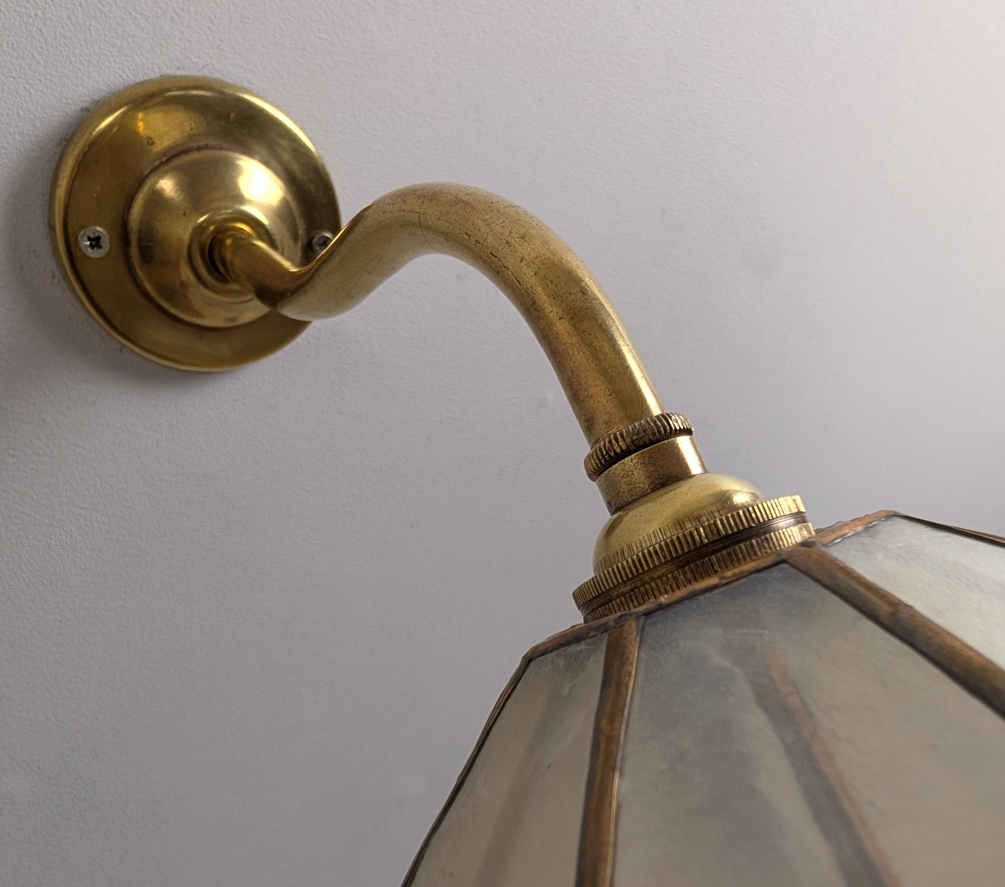 Paire appliques fleurs en nacre