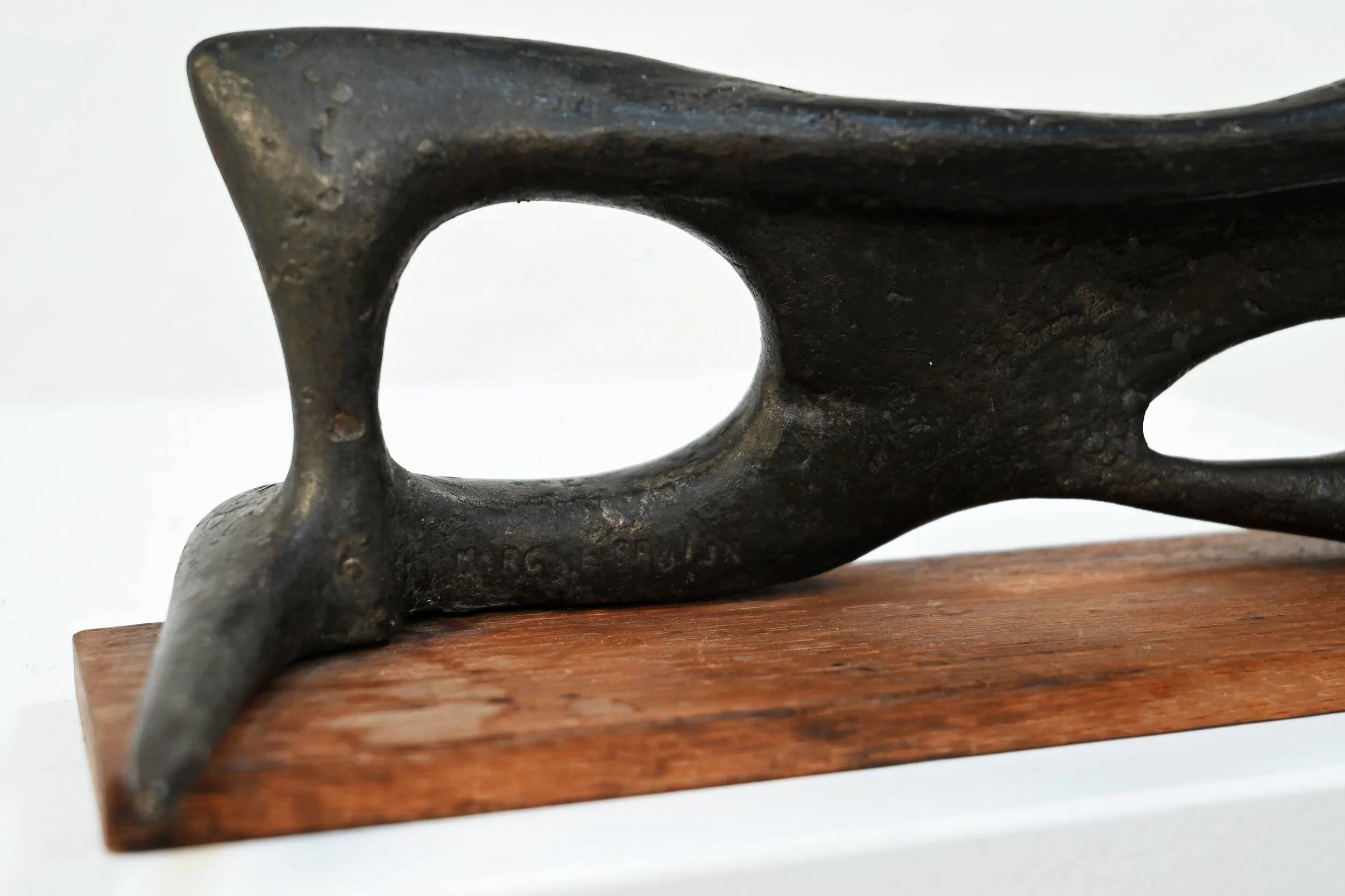 Marc de Bruyn (1924–2009) — Bronze abstract female sculpture