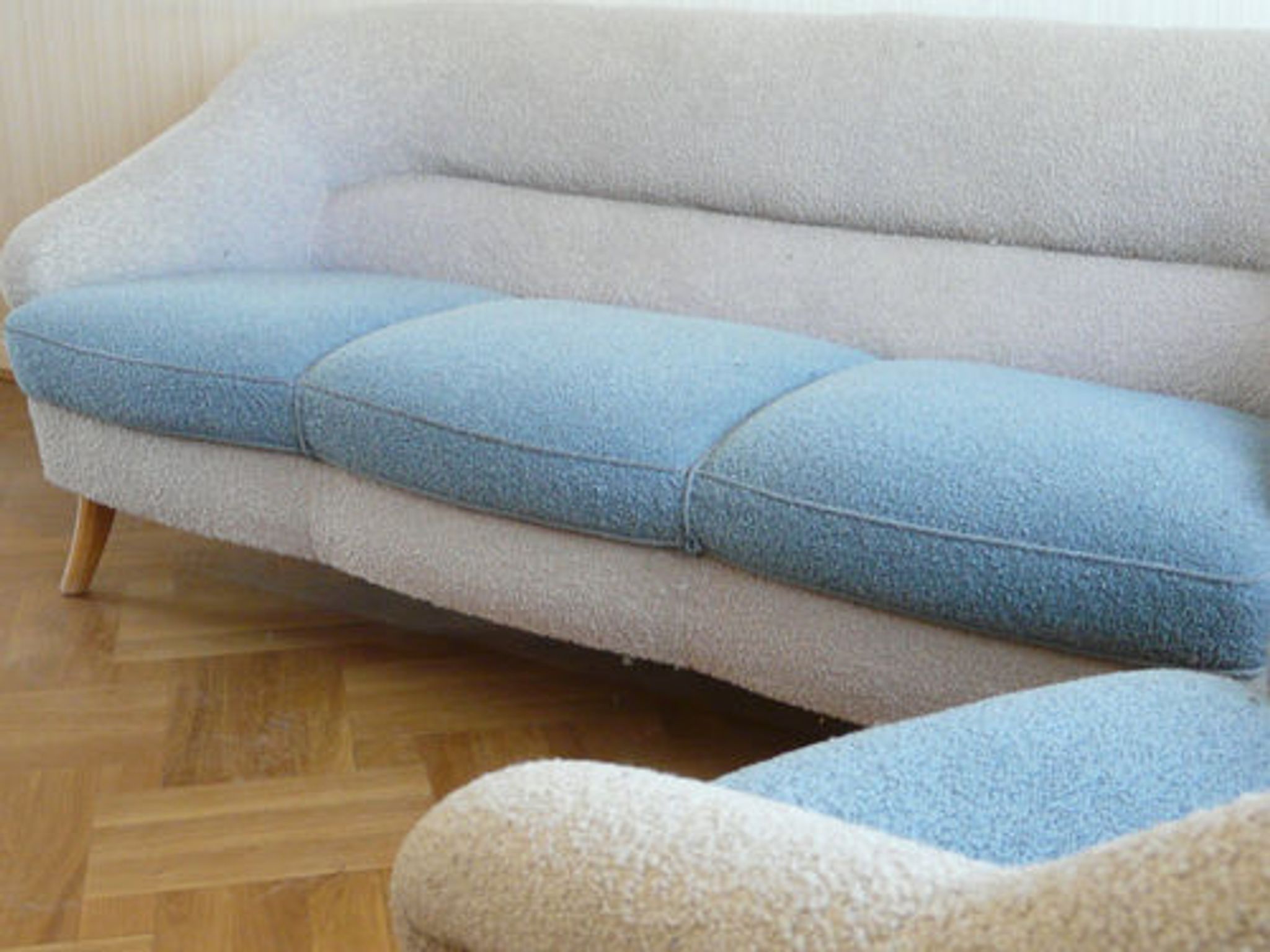Sofa Danish 50s with his wheelchair