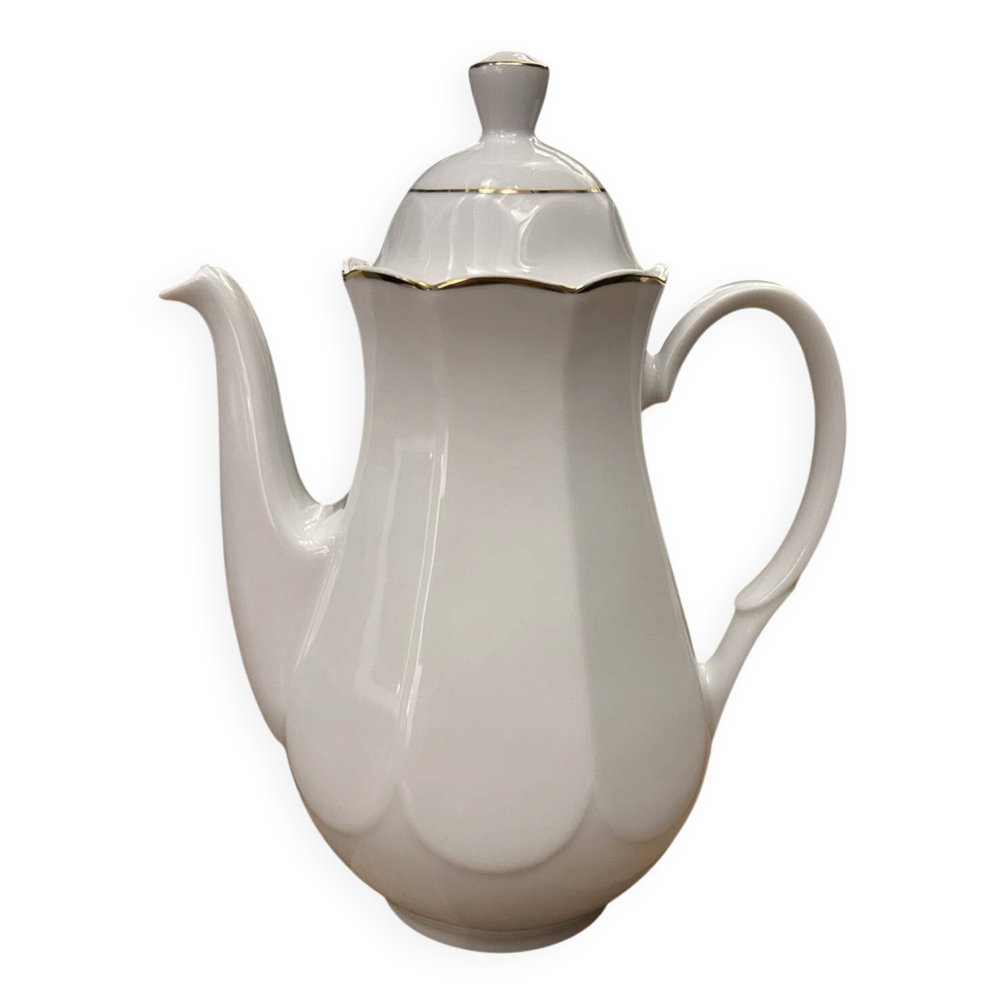 Vintage coffee pot in white porcelain with a gold trim.