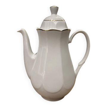 Vintage coffee pot in white porcelain with a gold trim.