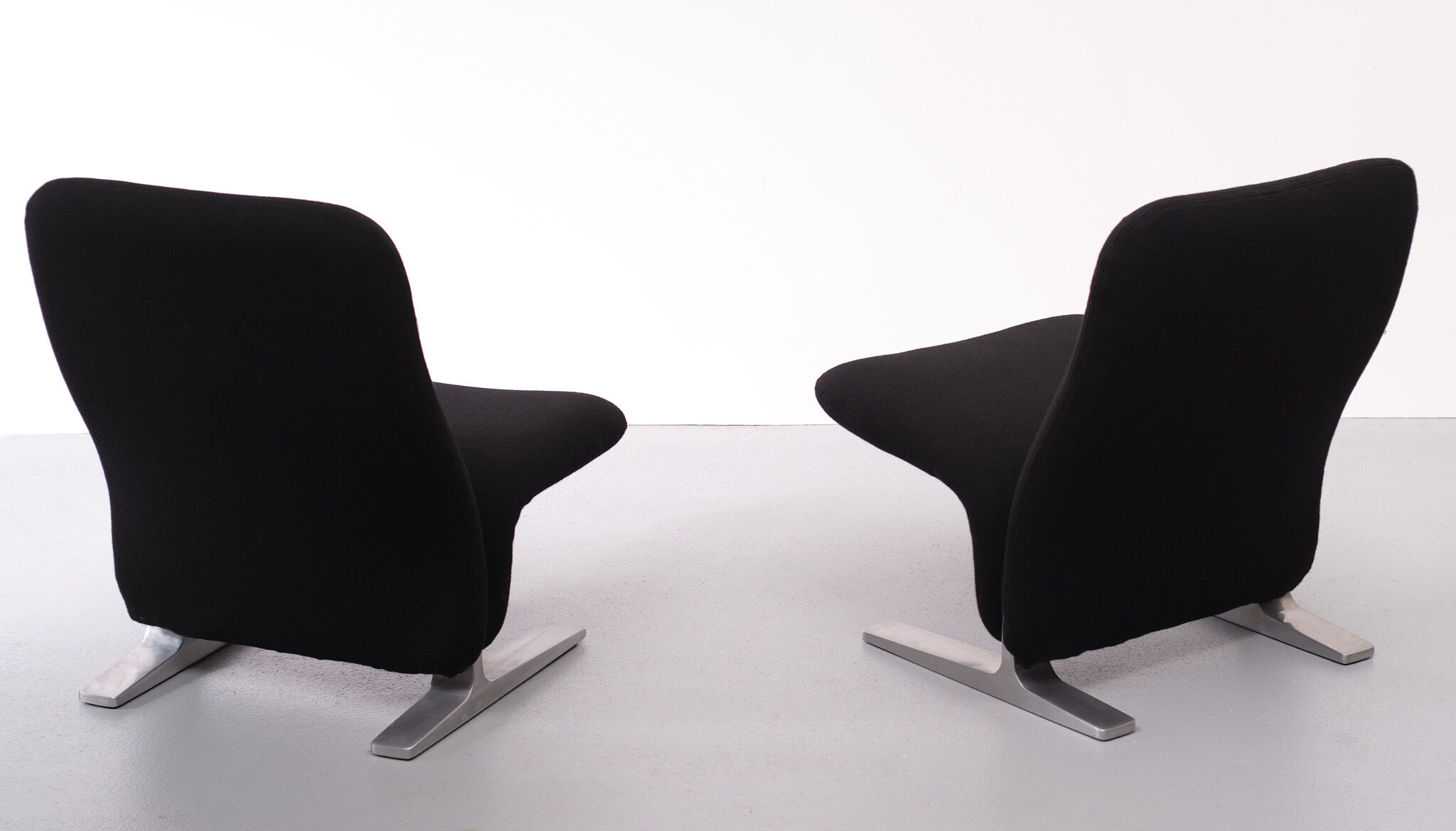 F780 Concorde Lounge Chairs by Pierre Paulin for Artifort in New Upholstery