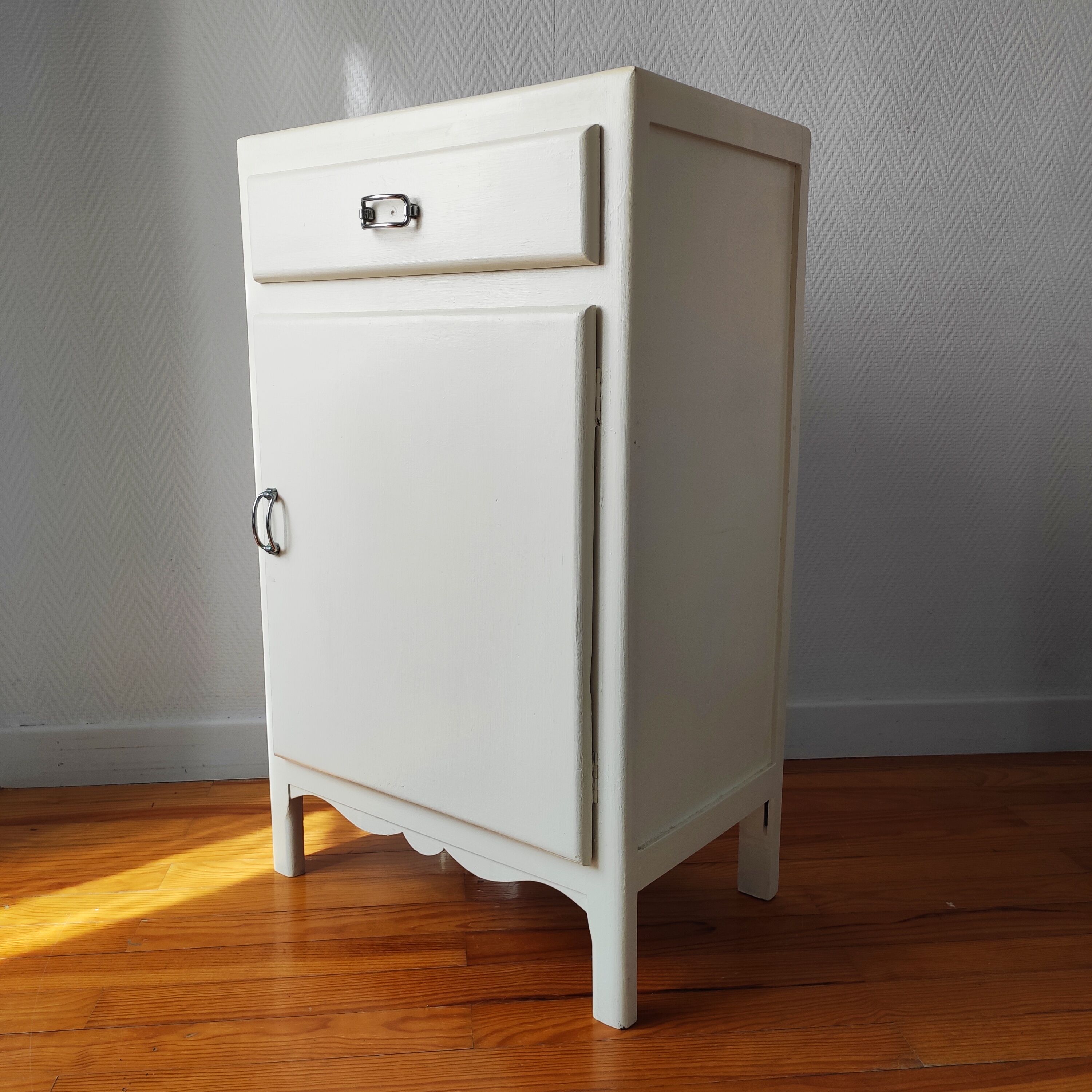 Parisian antique jam buffet