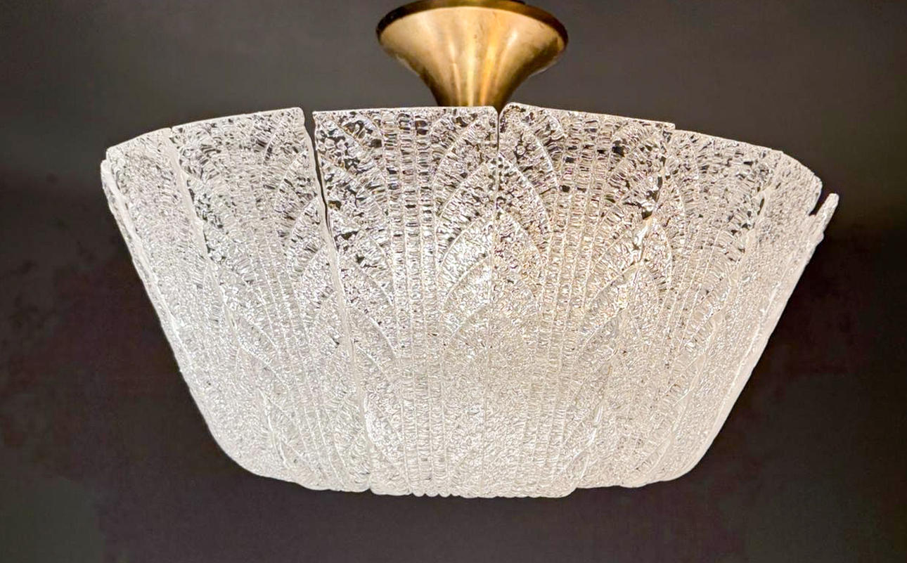 Barovier & Toso. Large ceiling lamp/chandelier by Barovier & Toso, Murano glass, Italy, 1960s, rare example.