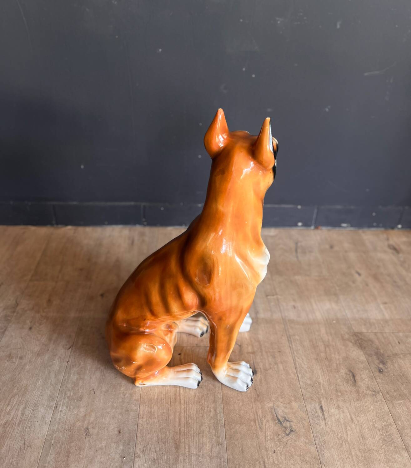 Porcelain dog