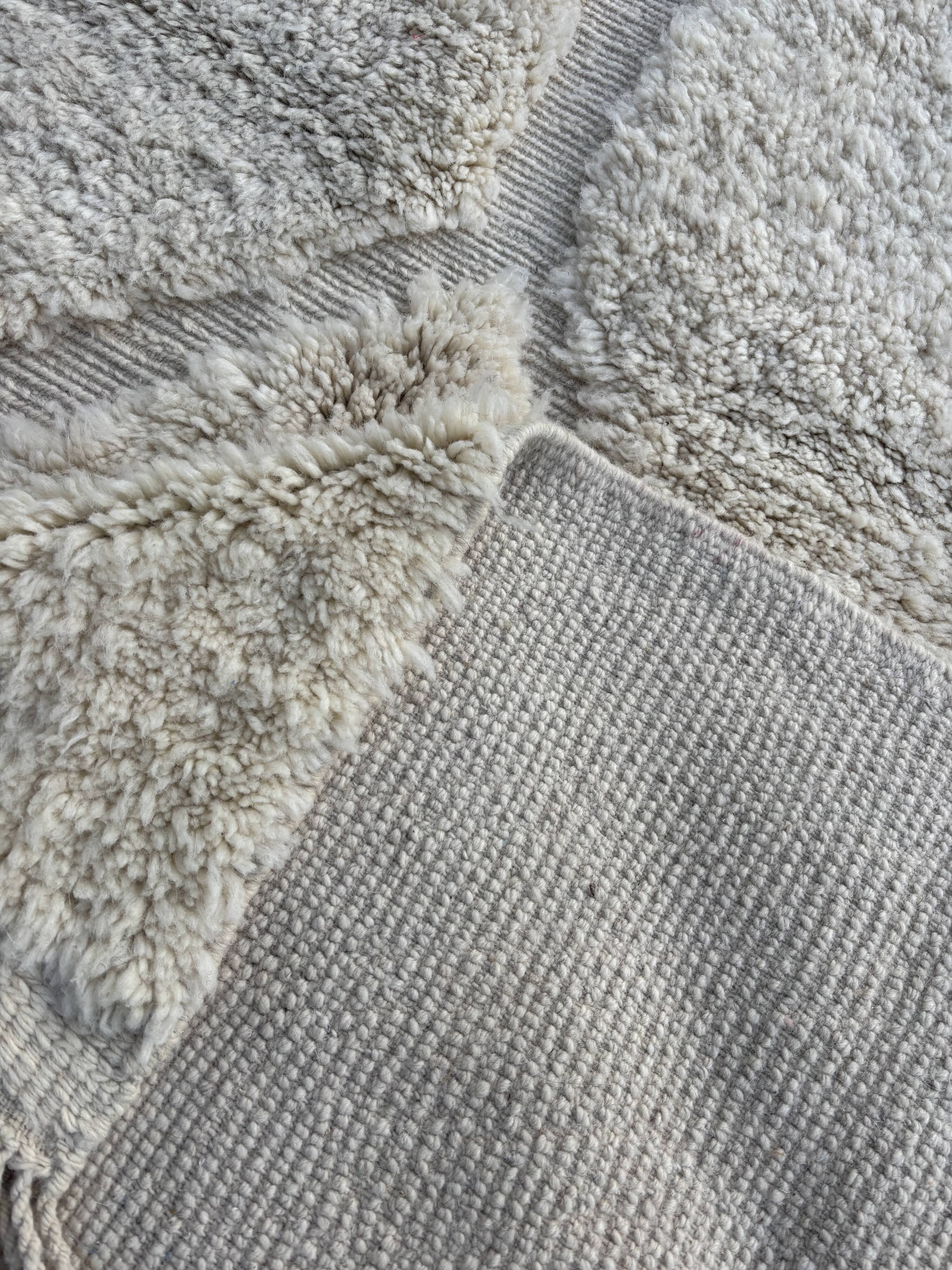 White Berber Beni M'rirt wool rug