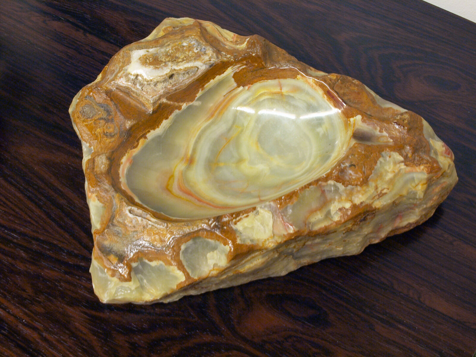 XXL brutalist ashtray