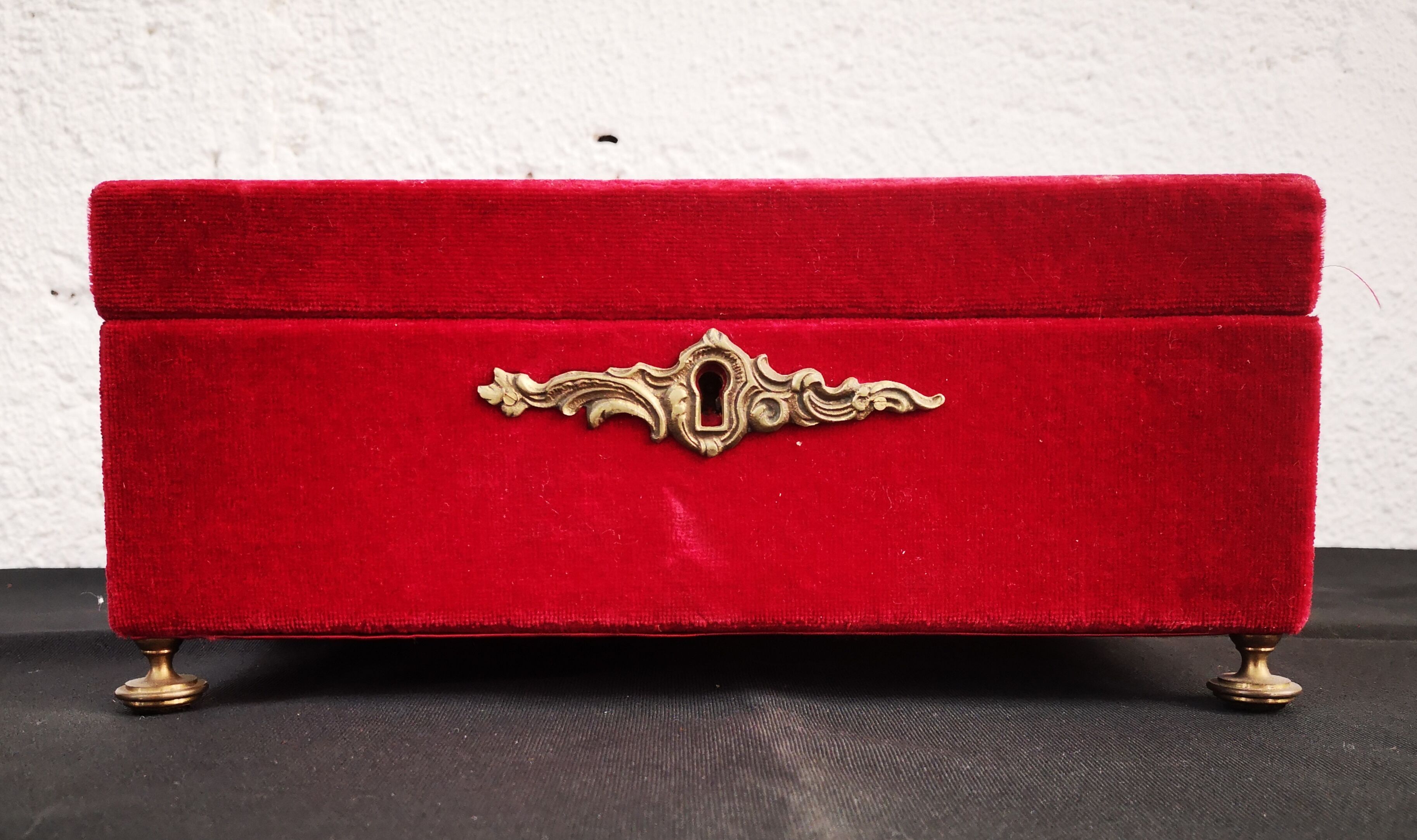 Old jewelry box