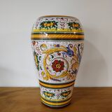Vase in Italian majolica