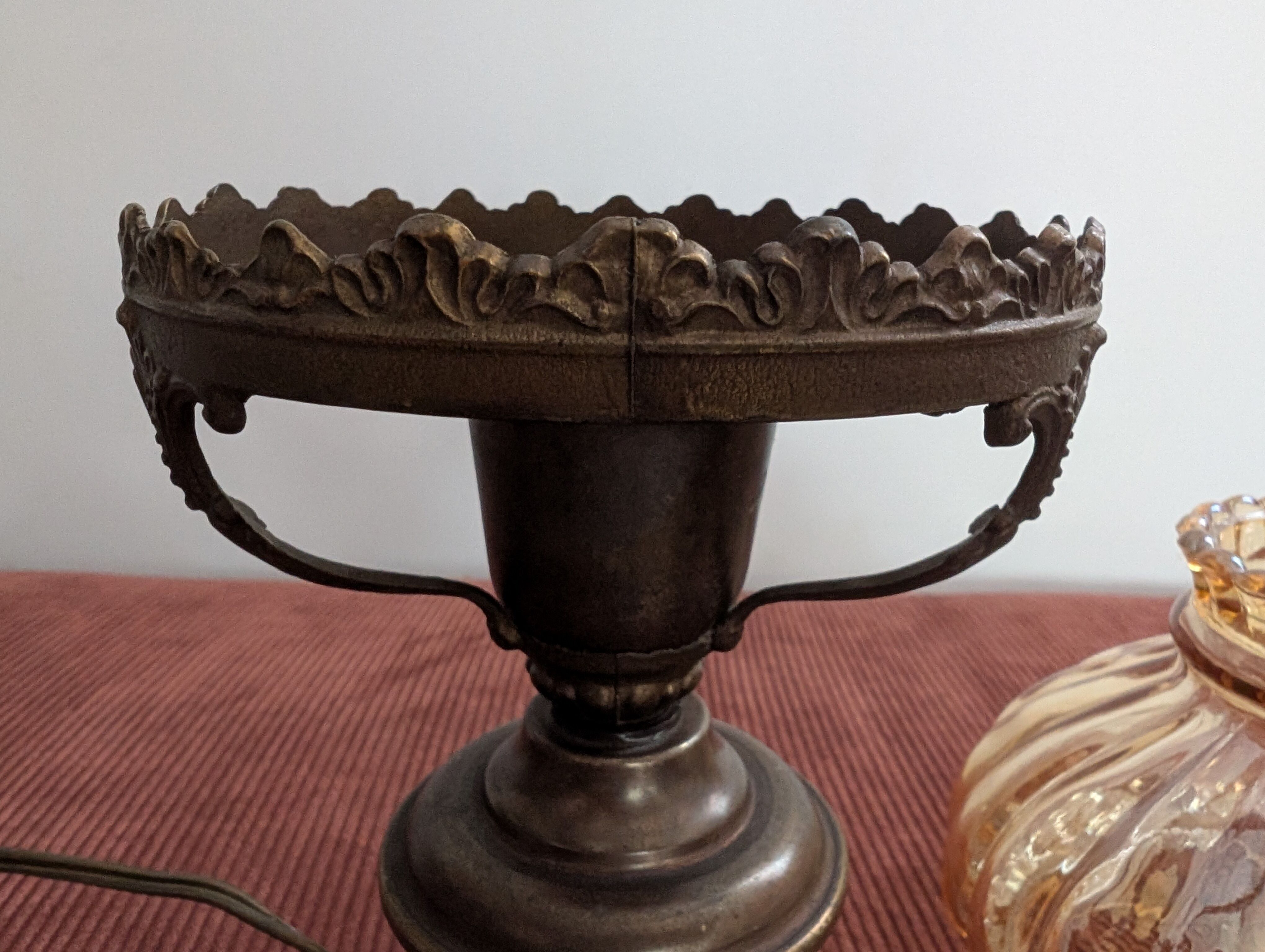Vintage lamp in brass and amber glass