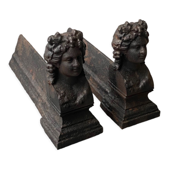Pair of cast iron pegs