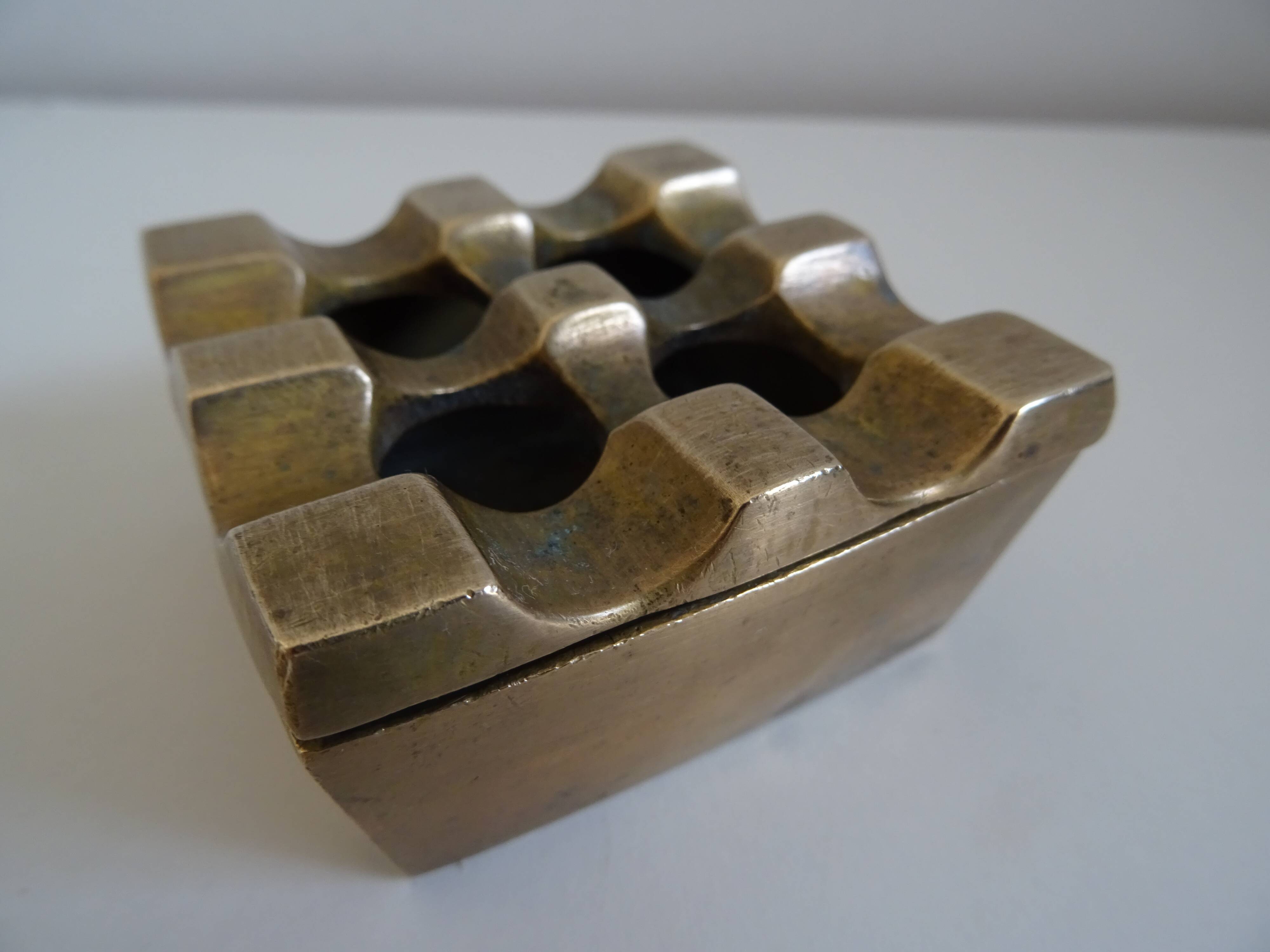 Scandinavian design ashtray in vintage bronze Ultima an 70