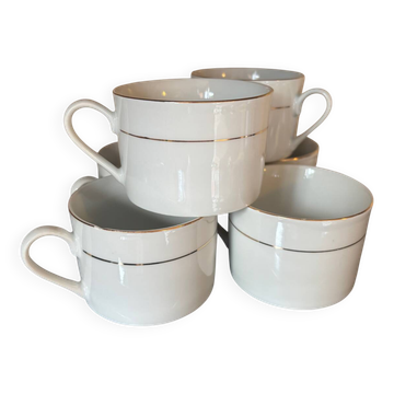 Lot de six tasses en porcelaine