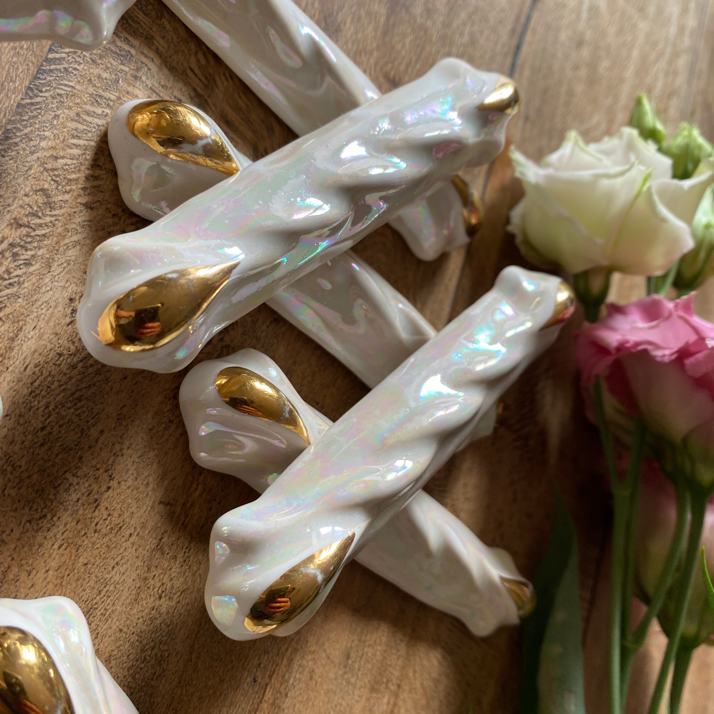 Set of 9 vintage art deco knife holders in pearly and gold ceramic